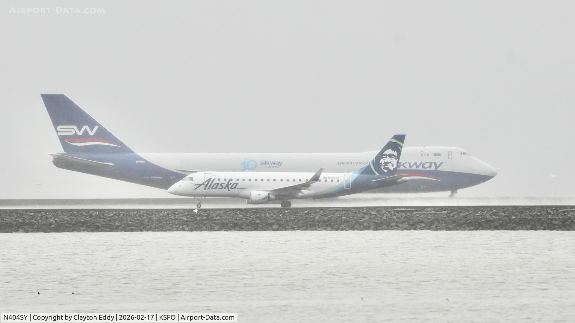 N404SY, 2018 Embraer 175LR (ERJ-170-200LR) C/N 17000739, SFO 2026
