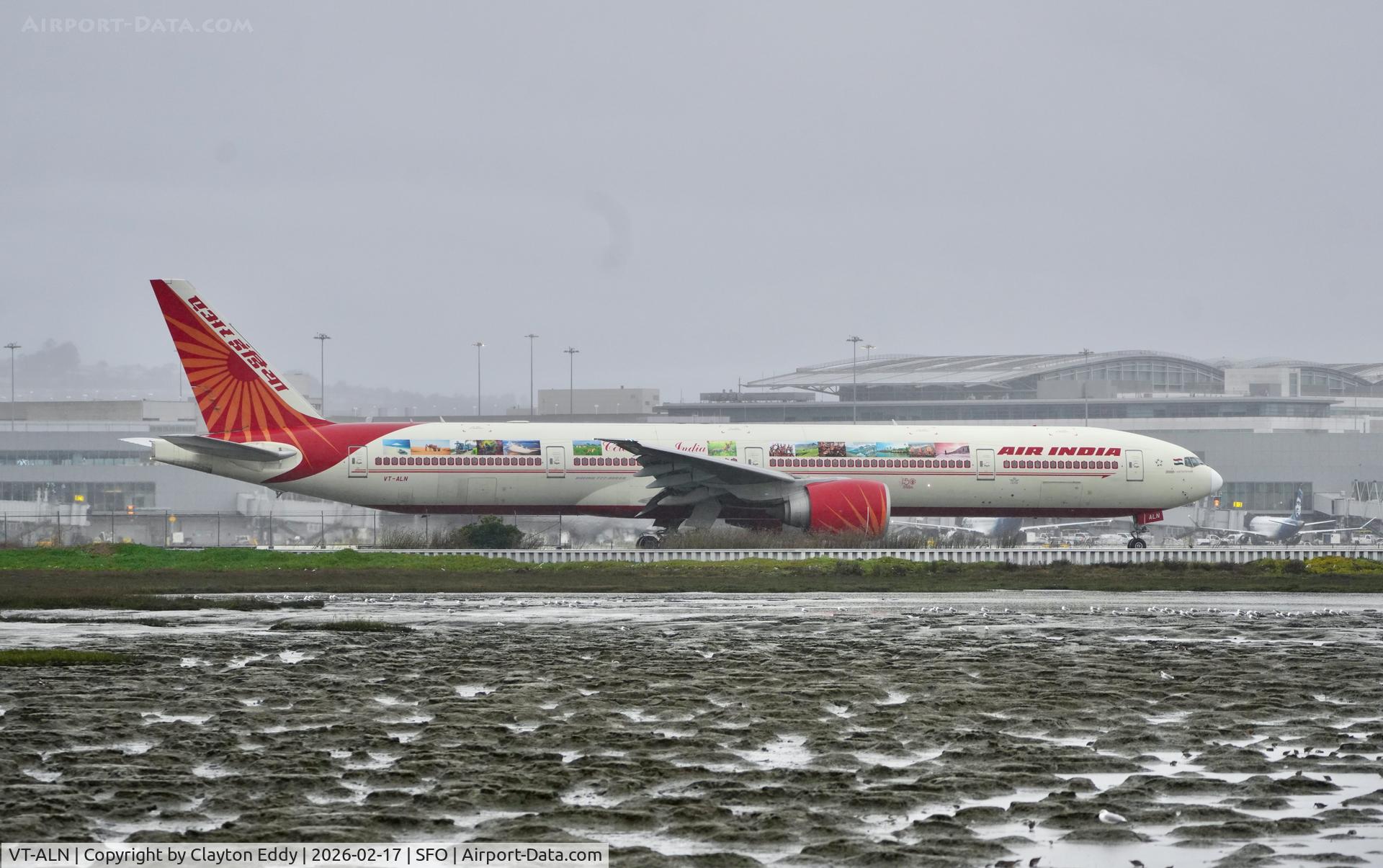 VT-ALN, 2008 Boeing 777-337/ER C/N 36312, SFO 2026