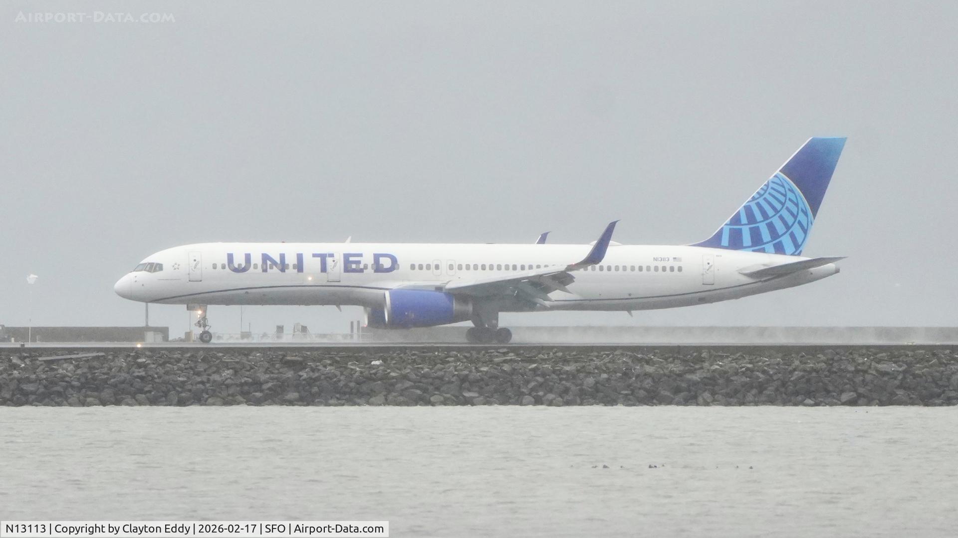 N13113, 1995 Boeing 757-224 C/N 27555, SFO 2026