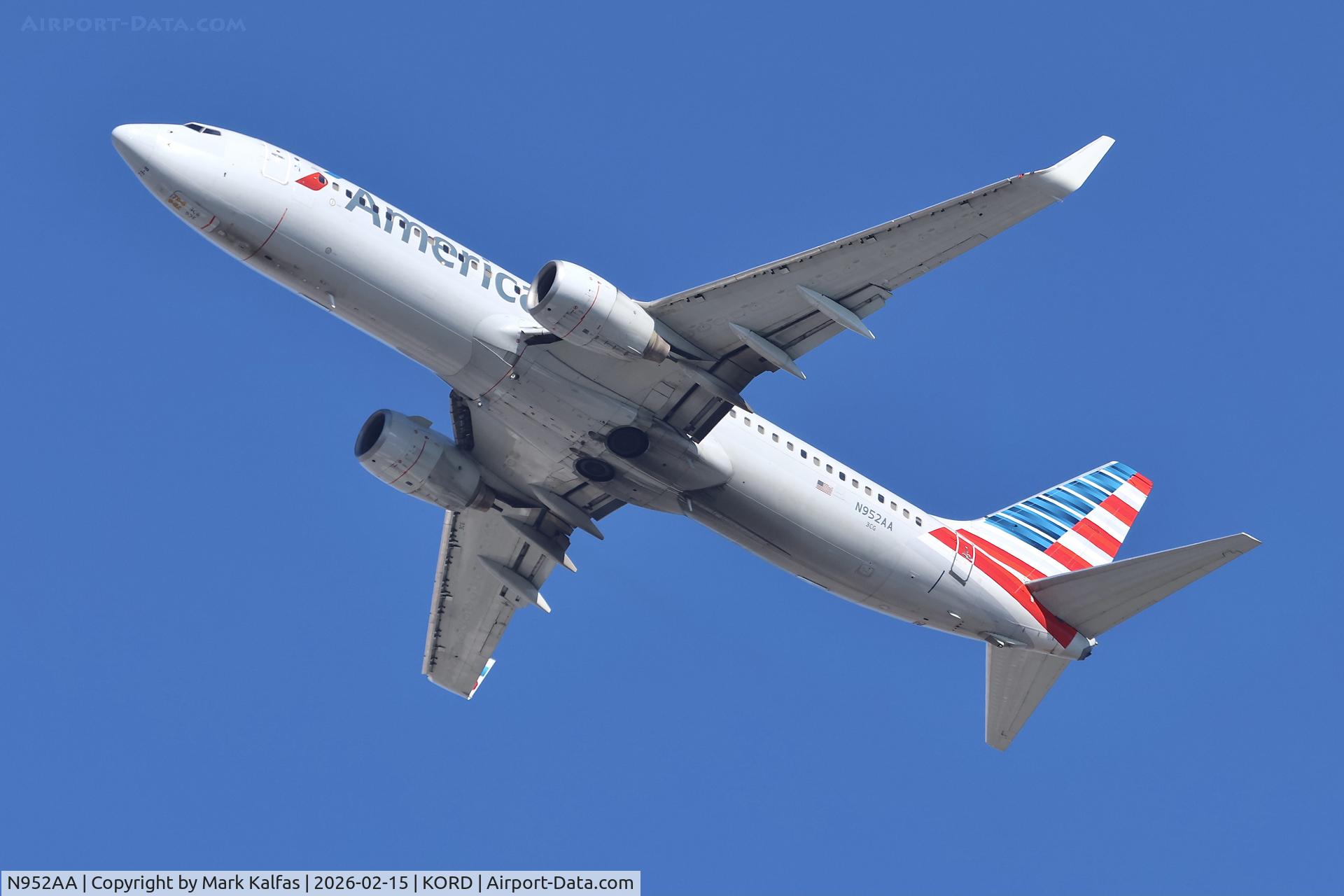 N952AA, 2000 Boeing 737-823 C/N 30088, B738 American Boeing 737-823 N952AA, AA2992 ORD-PHL