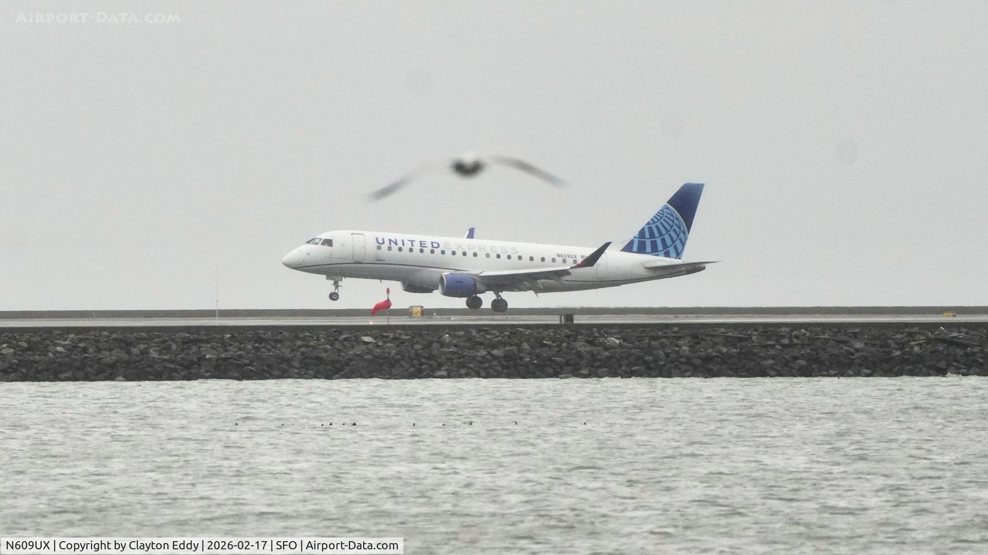N609UX, 2019 Embraer ERJ-175LL (ERJ-170-200LL) C/N 17000807, SFO 2026