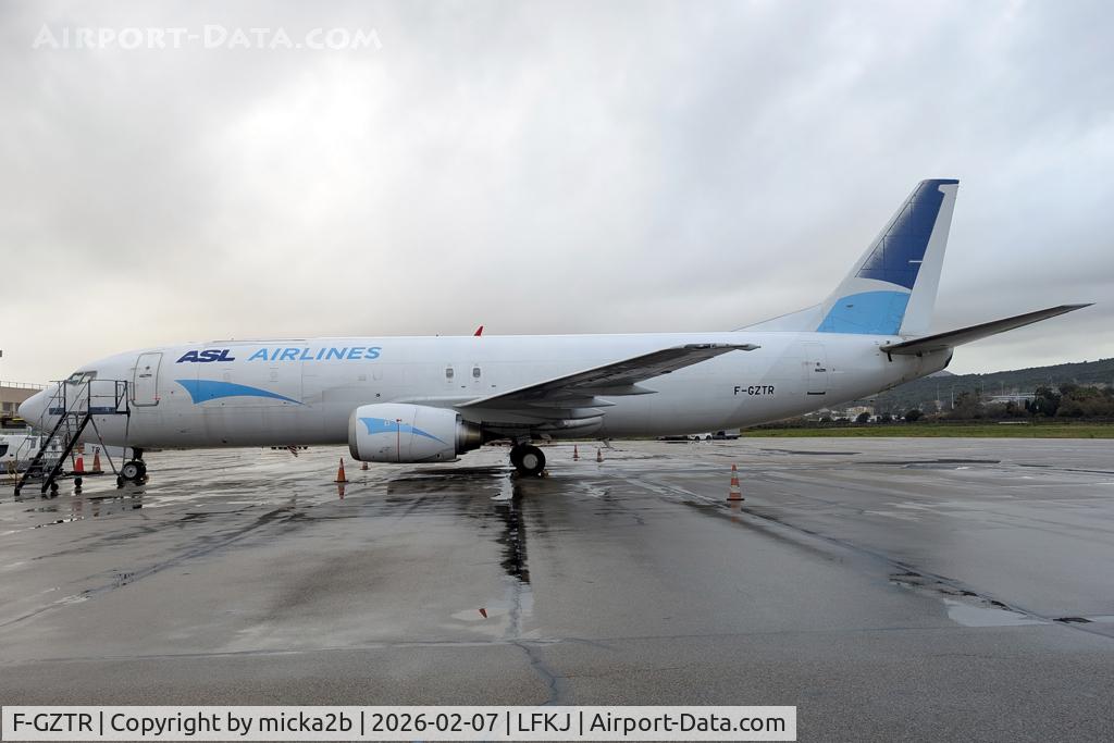 F-GZTR, 1996 Boeing 737-43Q/F C/N 28494, Parked