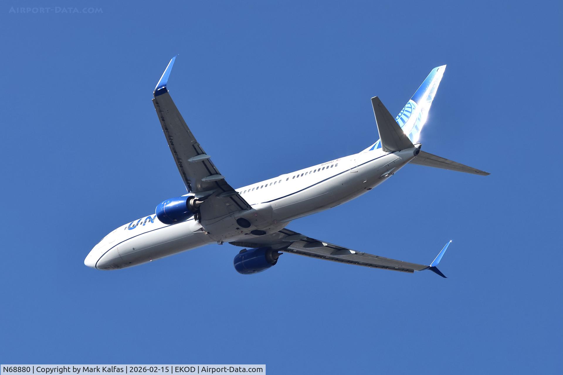 N68880, 2015 Boeing 737-924/ER C/N 42199, B739 United Boeing 737-924 N68880 UA2683 ORD-SAN