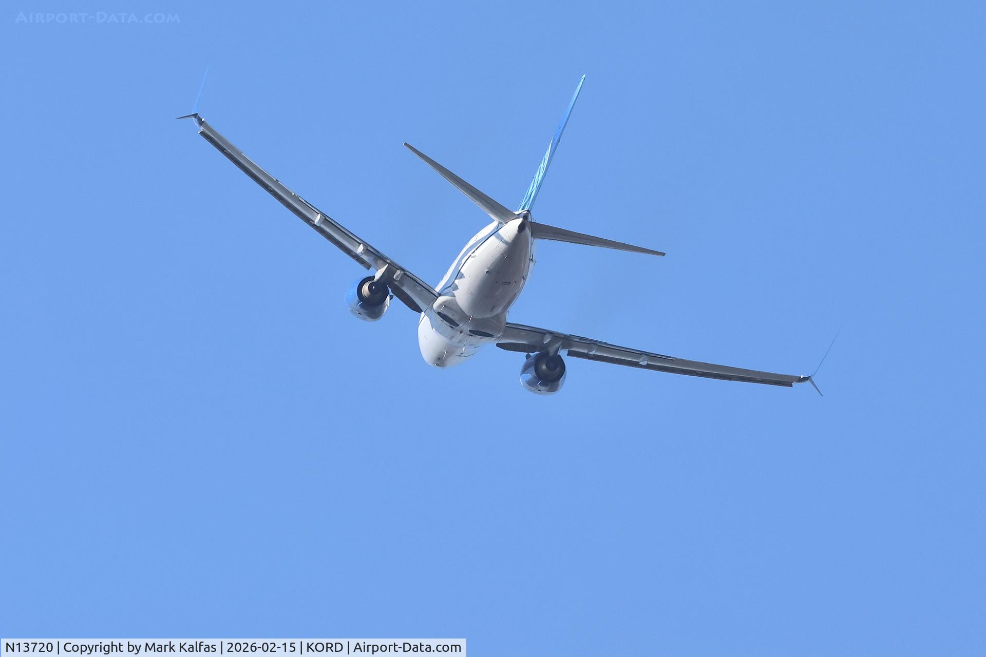 N13720, 1999 Boeing 737-724 C/N 28939, B737 United Airlines Boeing 737-724 N13720 UAL1262  ORD-MDT