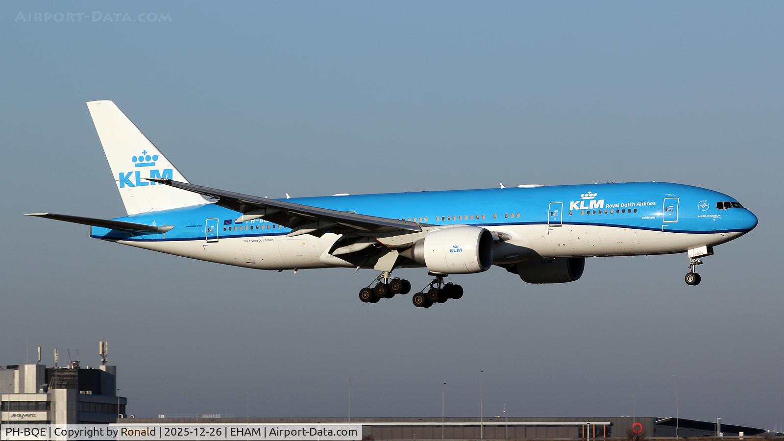 PH-BQE, 2004 Boeing 777-206/ER C/N 28691, at eham