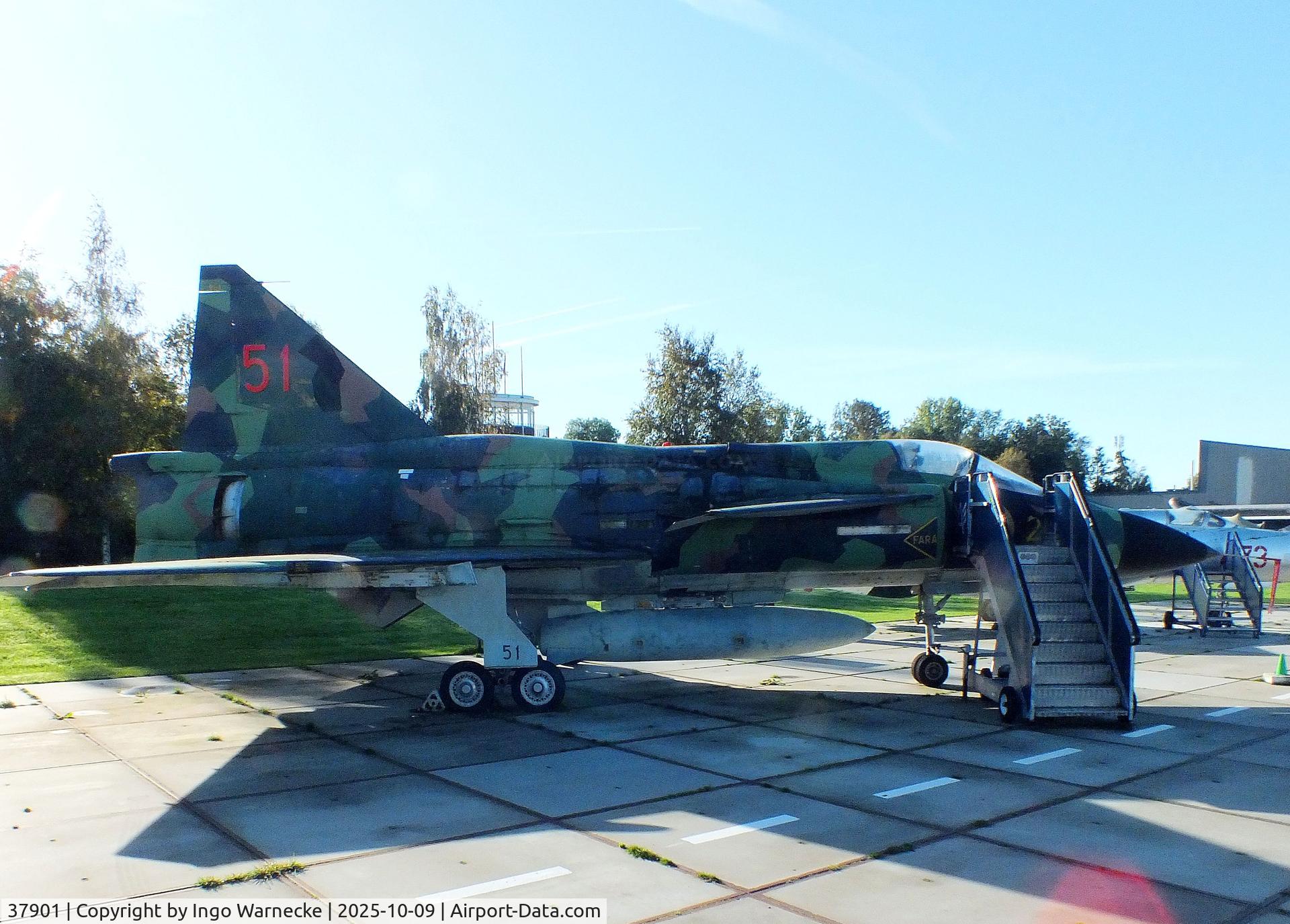 37901, 1975 Saab AJSH 37 Viggen C/N 37901, SAAB AJSH37 Viggen at the Aviodrome, Lelystad