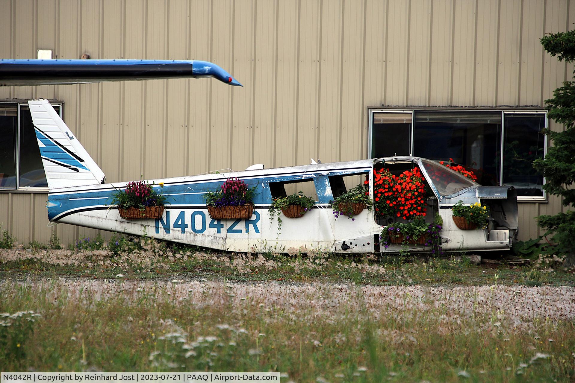 N4042R, 1967 Piper PA-32-300 Cherokee Six C/N 32-40339, Happy end for an old plane: build 1967, this PA-32 fell in the hands of some kind of deco queen (or king?), at Palmer Municipal, AK