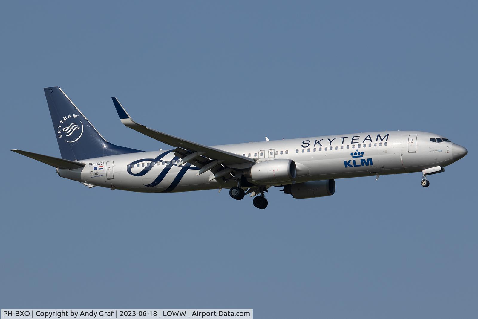 PH-BXO, 2001 Boeing 737-9K2 C/N 29599, KLM 737-900