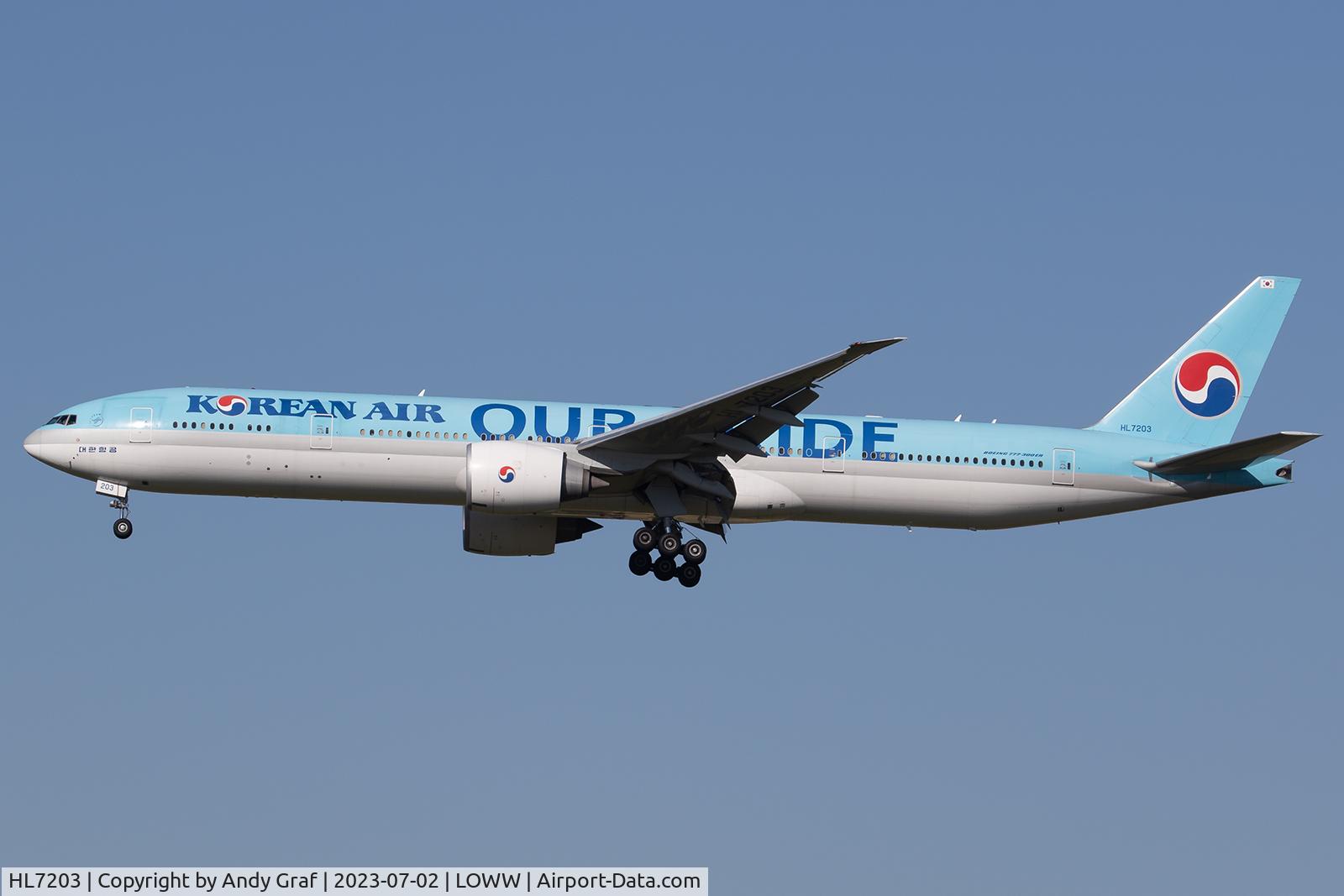 HL7203, 2018 Boeing 777-3B5/ER C/N 60378, Korean Air 777-300