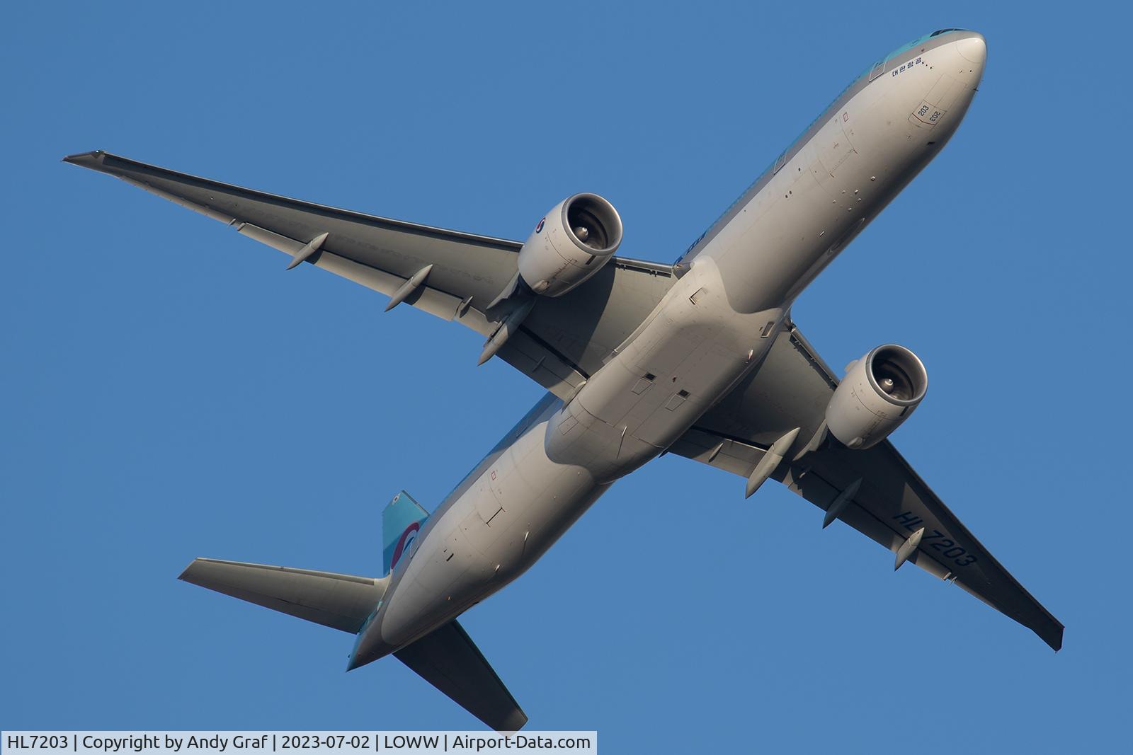 HL7203, 2018 Boeing 777-3B5/ER C/N 60378, Korean Air 777-300
