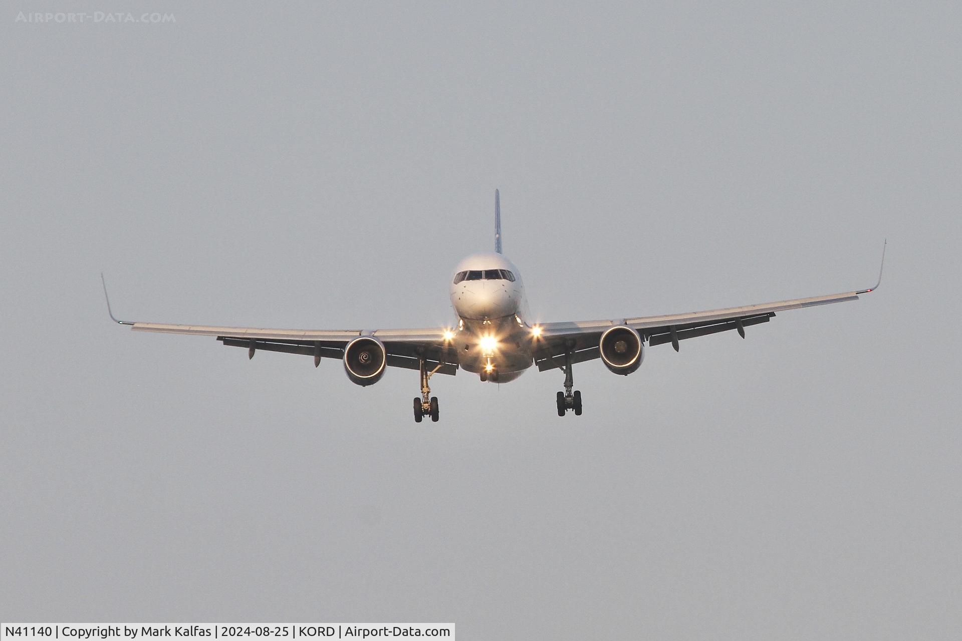 N41140, 2000 Boeing 757-224 C/N 30353, B752 United  Boeing 757-224 N41140 on approach 28C ORD