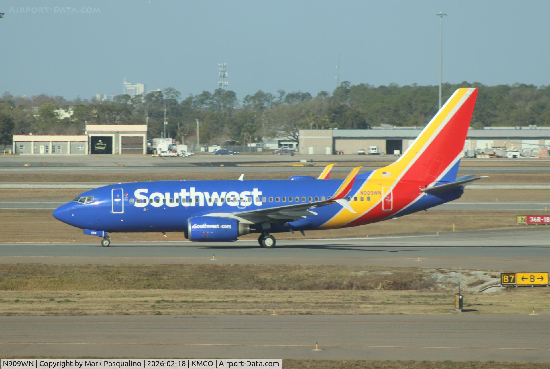 N909WN, 2008 Boeing 737-7H4 C/N 32458, Boeing 737-7H4