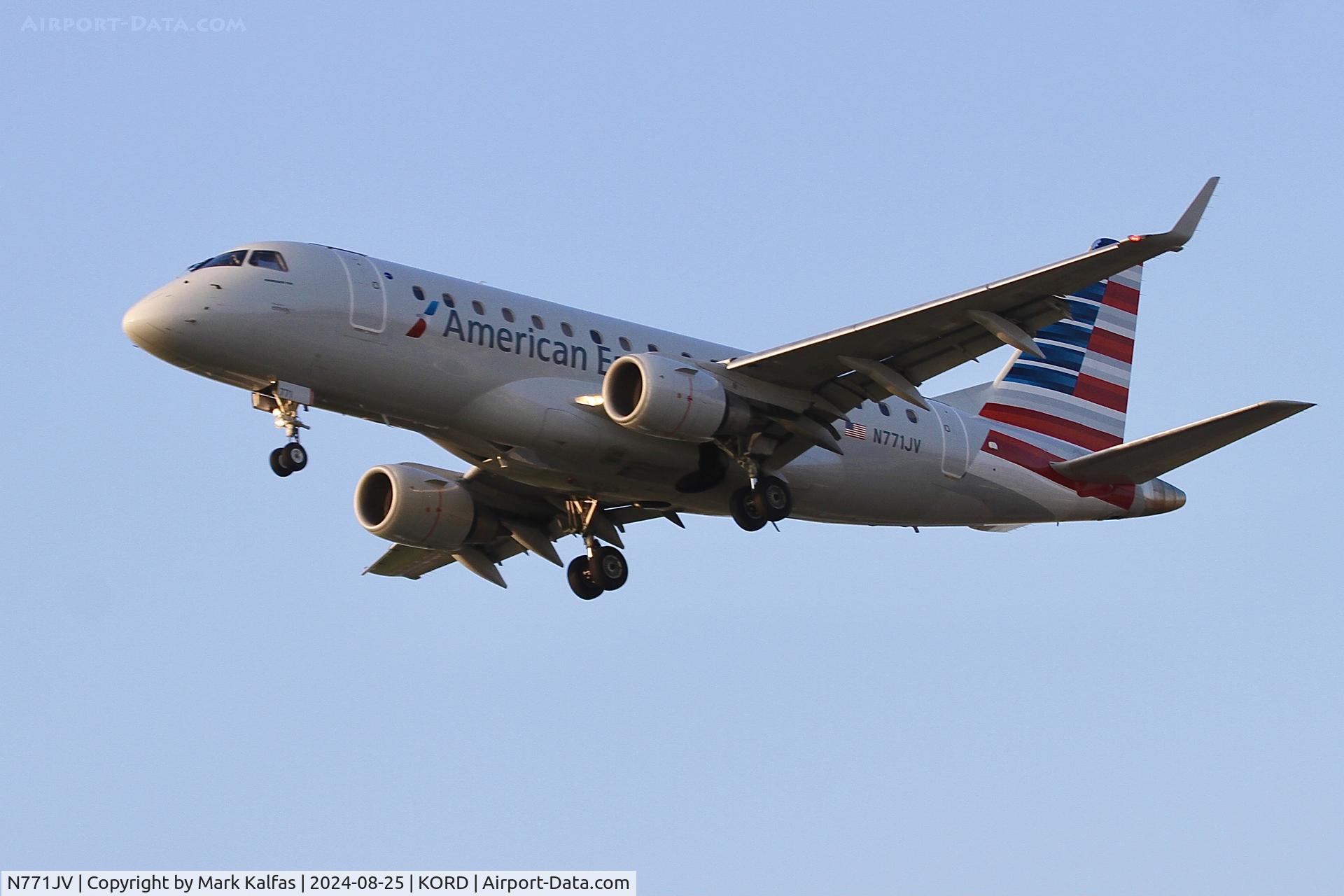 N771JV, 2006 EMBRAER 170LR C/N 87, E170 Envoy/ American Eagle EMBRAER ERJ 170-100 LR N771JV arriving 28C ORD