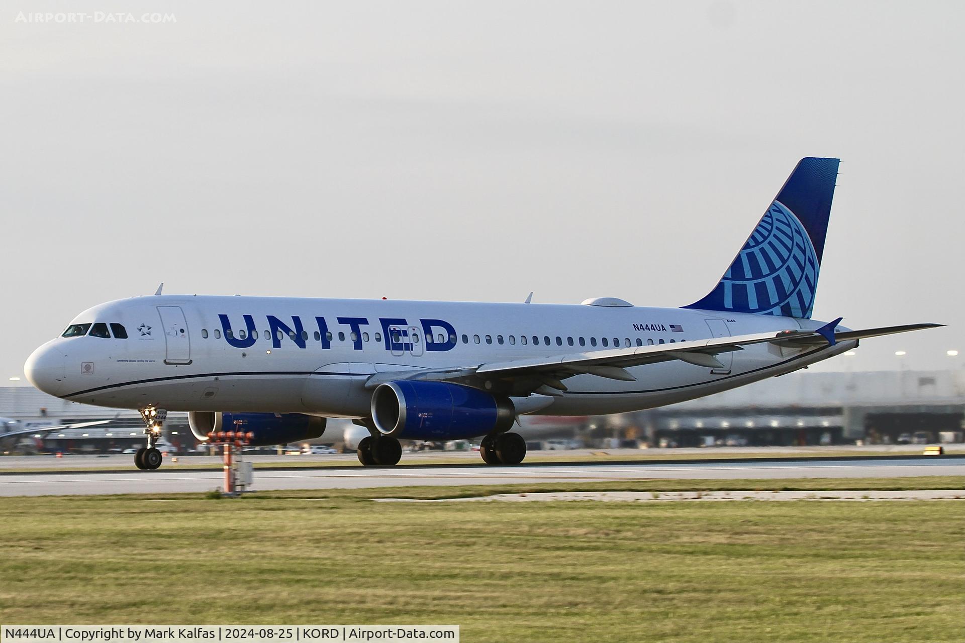 N444UA, 1998 Airbus A320-232 C/N 824, A320 United  Airbus A320-232 N444UA departing 22L ORD