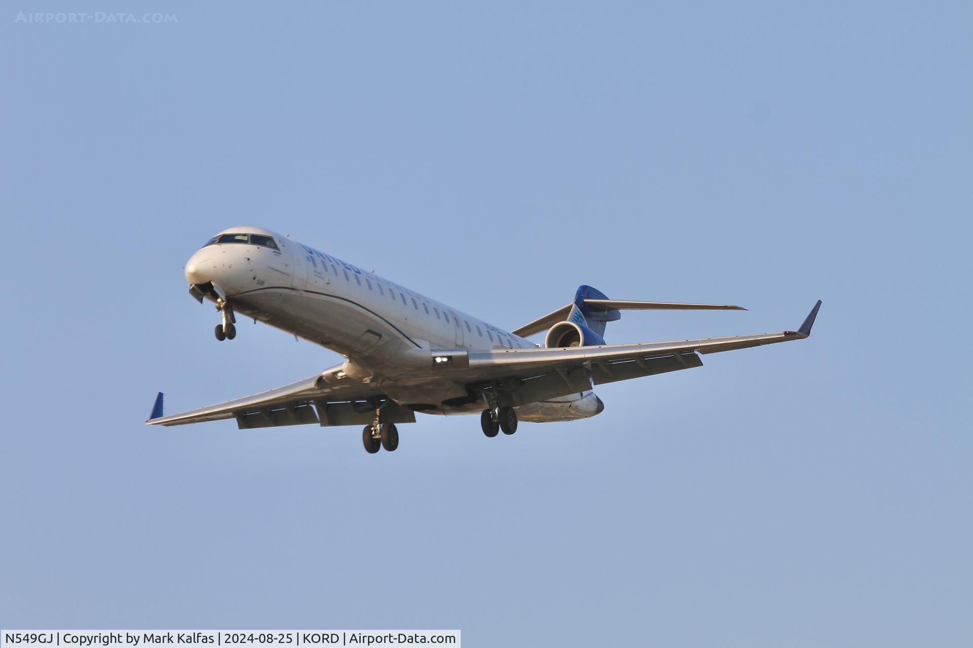 N549GJ, 2009 Bombardier CRJ-550 C/N 10280, CRJ7 GoJet/United Express Bombardier CRJ-701, CL-600-2C11 N549GJ arriving 28C ORD