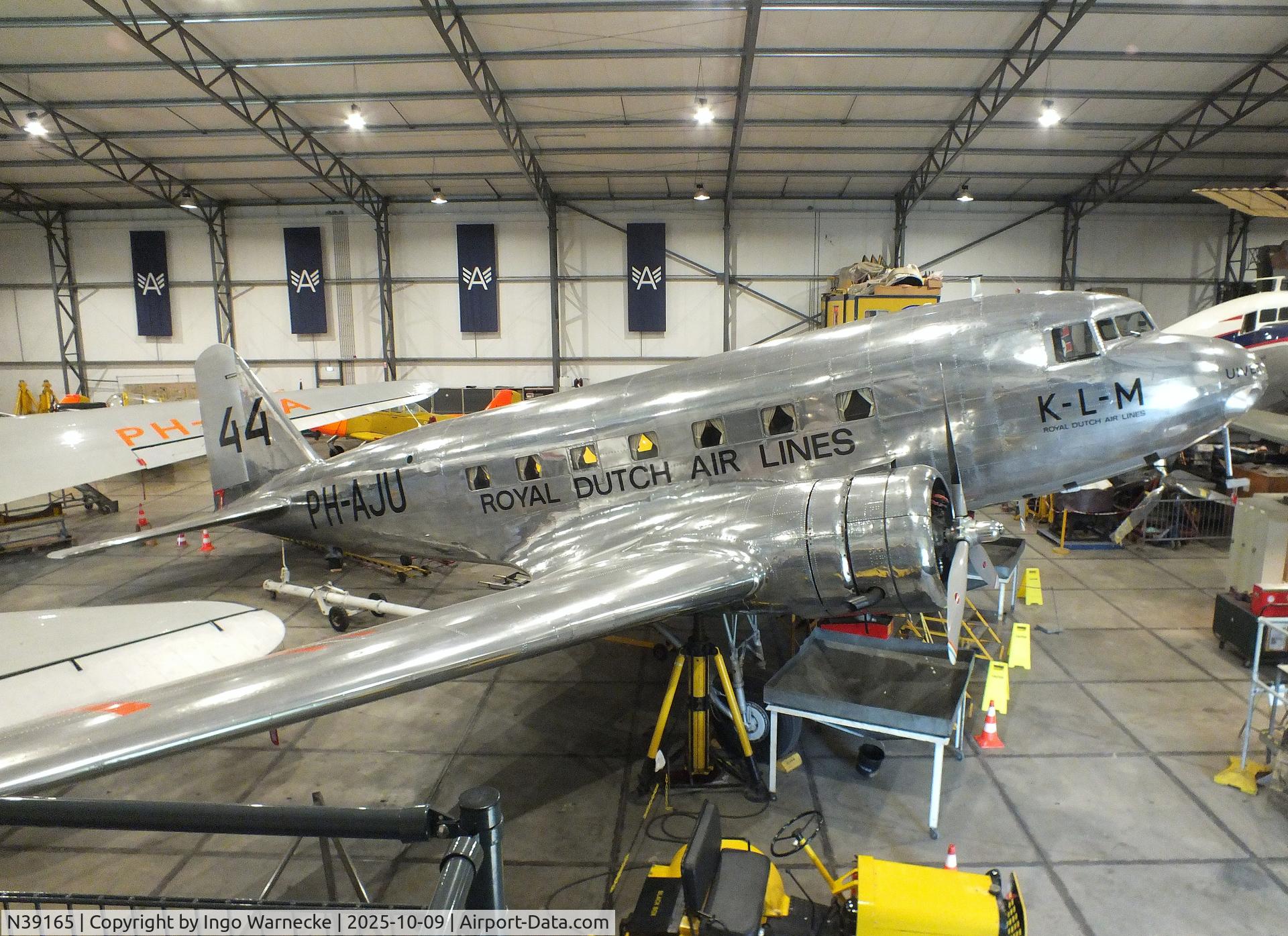 N39165, 1935 Douglas R2D-1 (DC-2) C/N 1404, Douglas R2D-1 (DC-2) in the markings of KLM 'PH-AJU' Uiver (crashed in 1934 in Irak) at the Aviodrome, Lelystad