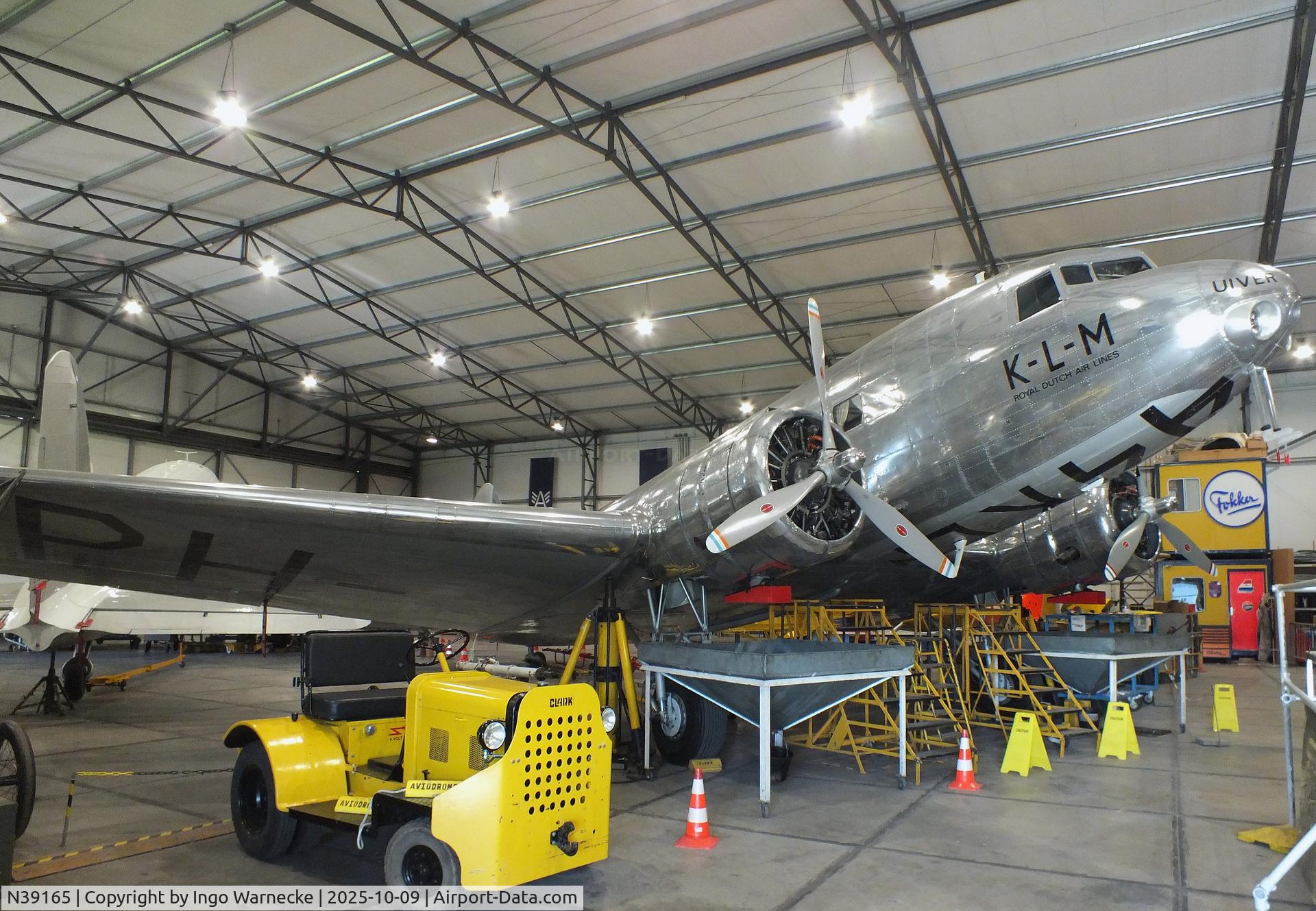 N39165, 1935 Douglas R2D-1 (DC-2) C/N 1404, Douglas R2D-1 (DC-2) in the markings of KLM 'PH-AJU' Uiver (crashed in 1934 in Irak) at the Aviodrome, Lelystad