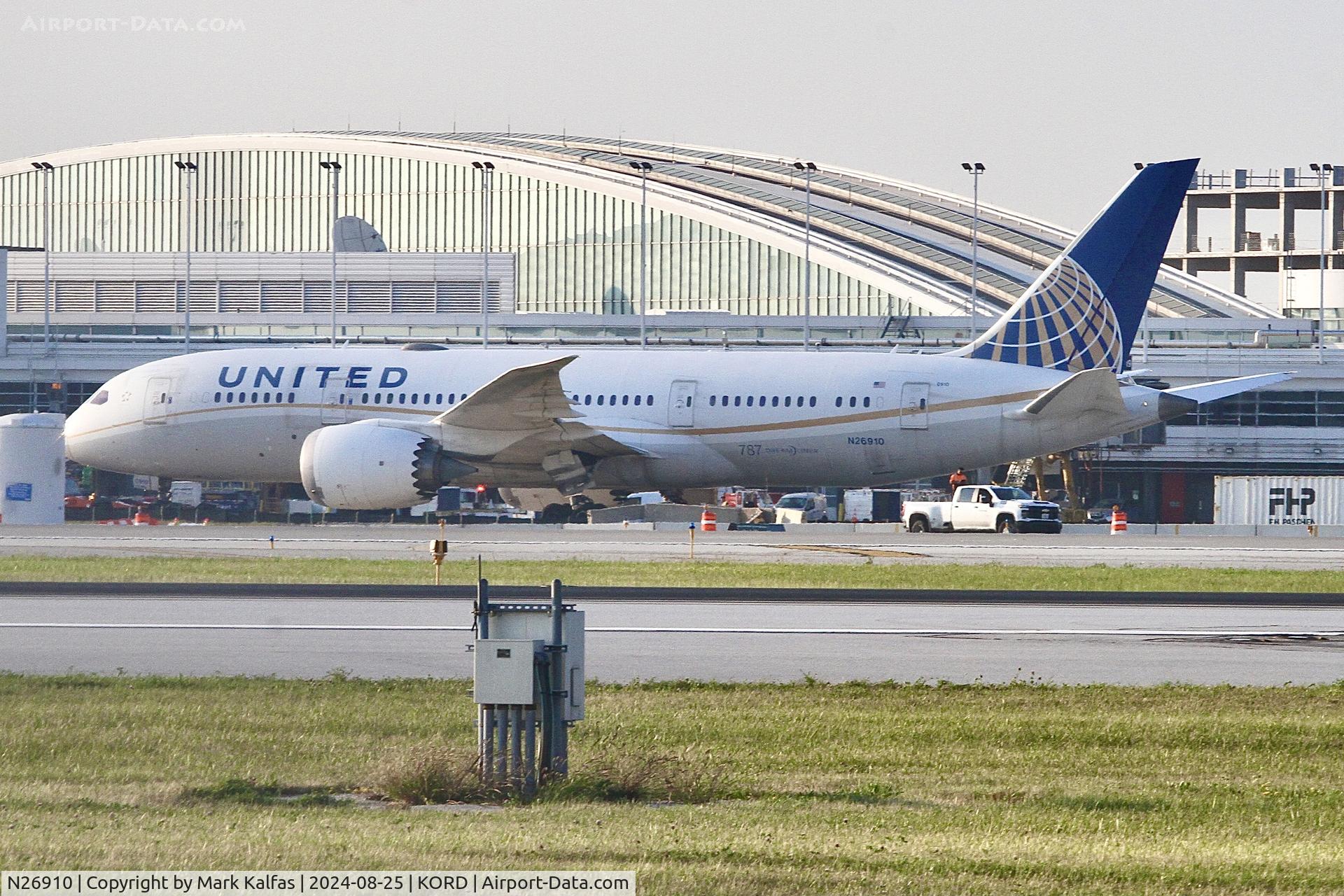 N26910, 2014 Boeing 787-8 Dreamliner C/N 34826, B789 United Boeing 787-8 Dreamliner N26910 at ORD