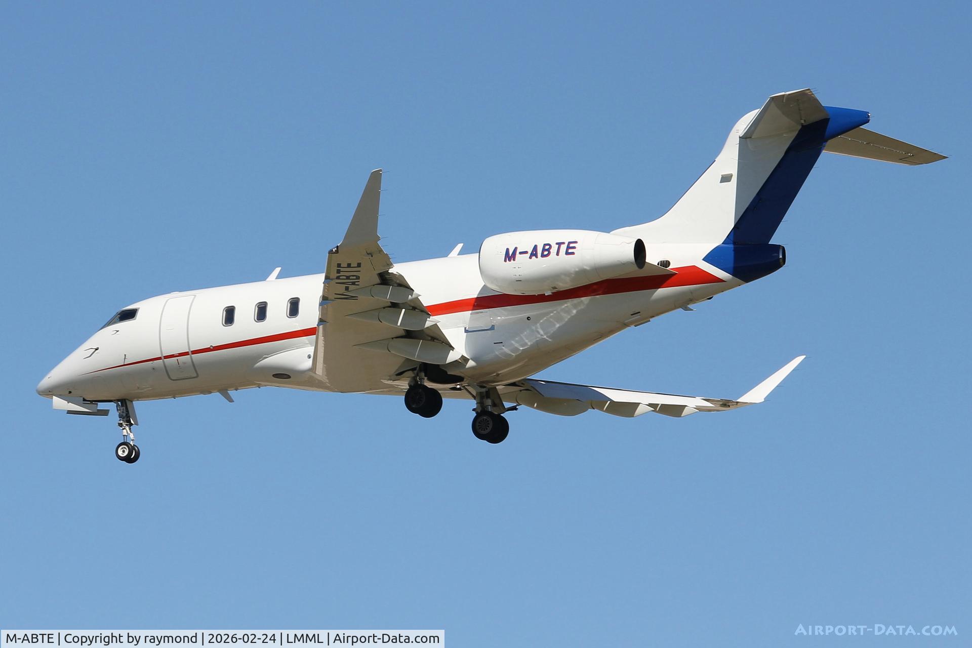 M-ABTE, Bombardier Challenger 3500 C/N 21056, Bombardier Challenger 3500 reg M-ABTE of Ryanair on final approach for RW31 Malta.