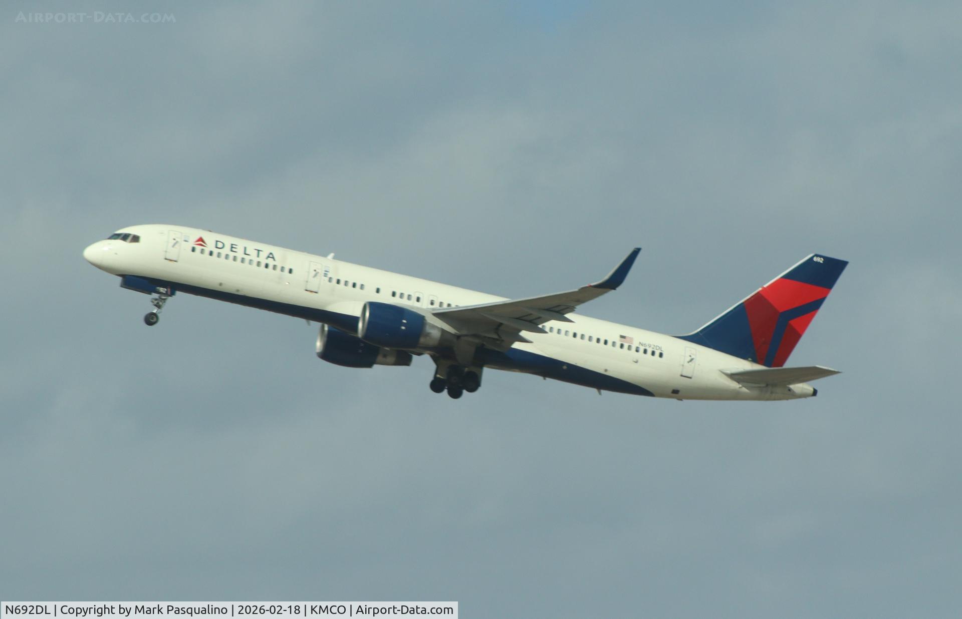 N692DL, 1998 Boeing 757-232 C/N 29724, Boeing 757-232