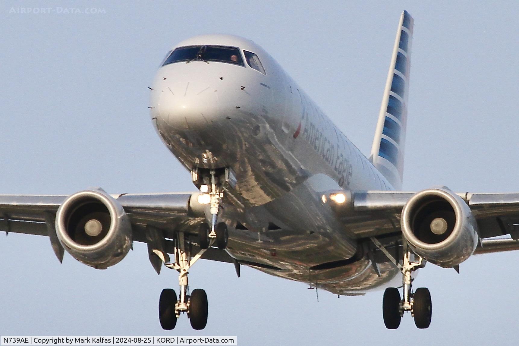 N739AE, 2005 Embraer 170SE (ERJ-170-100SE) C/N 17000080, E170 Envoy/ American Eagle Embraer 170 SE N739AE arriving 28C ORD