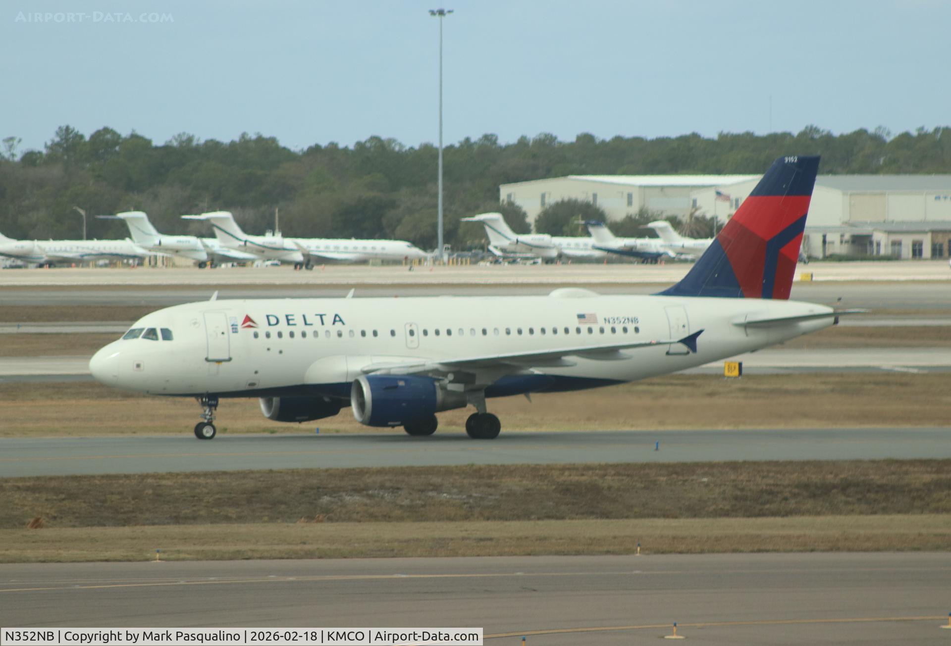 N352NB, 2002 Airbus A319-114 C/N 1824, Airbus A319-114