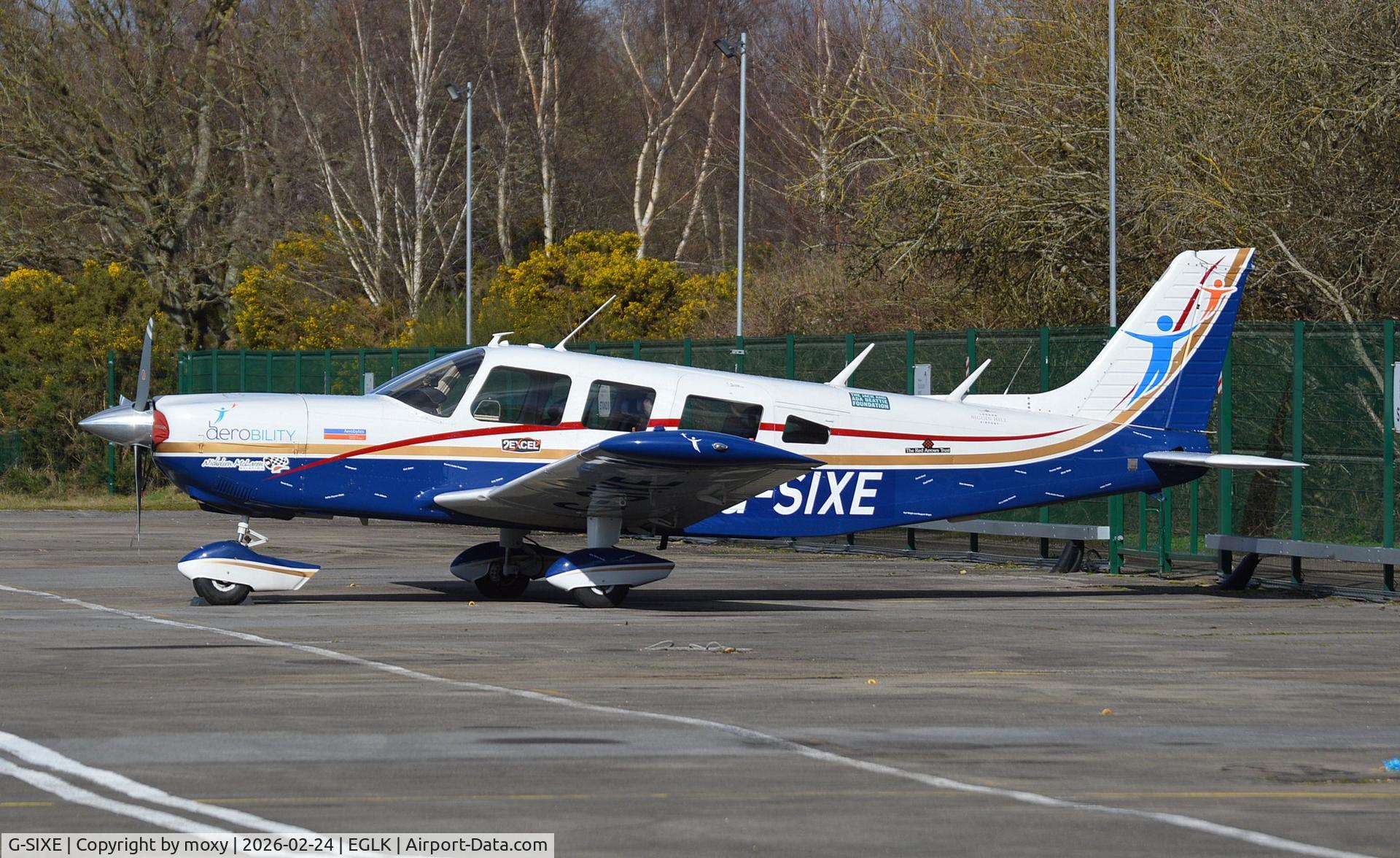 G-SIXE, 1976 PIPER AIRCRAFT CORP PA-32-260 Cherokee 6 C/N 32-7600014, Piper PA-32-260 Cherokee 6 at Blackbushe. Ex N9500K