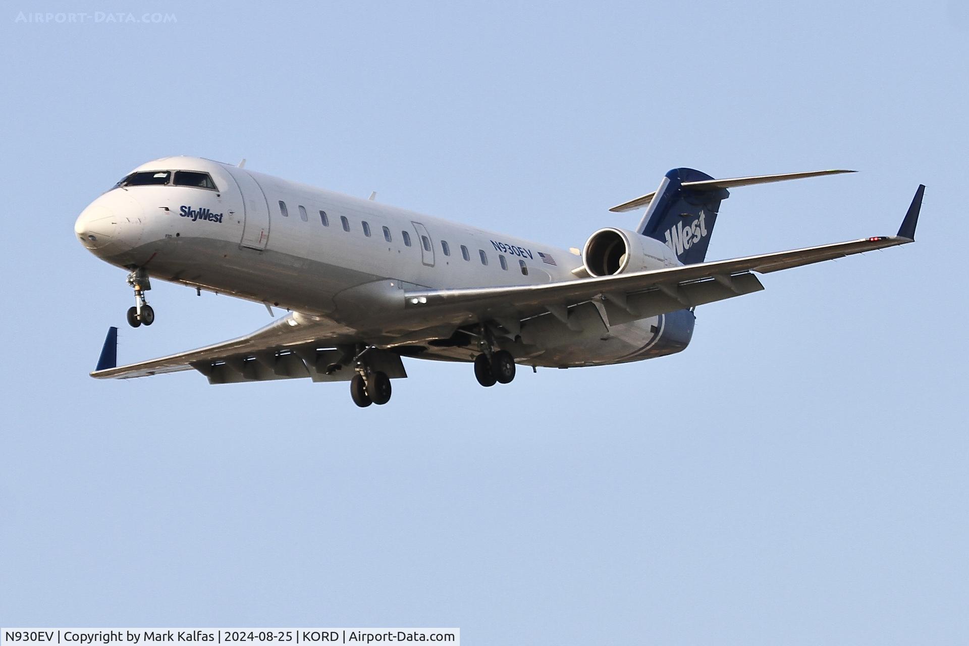 N930EV, 2005 Bombardier CRJ-200ER (CL-600-2B19) C/N 8014, CRJ2 SkyWest / United Express  Bombardier CRJ-200ER N930EV arriving 28C KORD