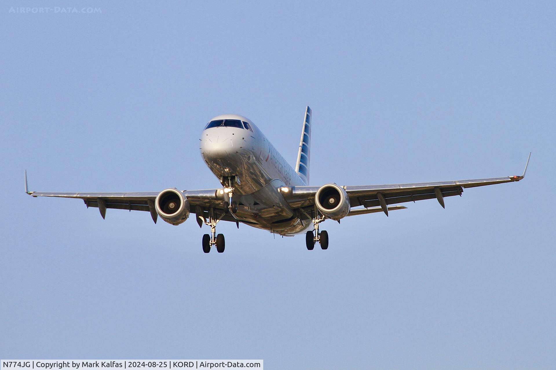 N774JG, 2004 Embraer 170SE (ERJ-170-100SE) C/N 17000007, E170 Envoy/ American Eagle EMBRAER ERJ 170-100 N774JG on approach 28C at ORD