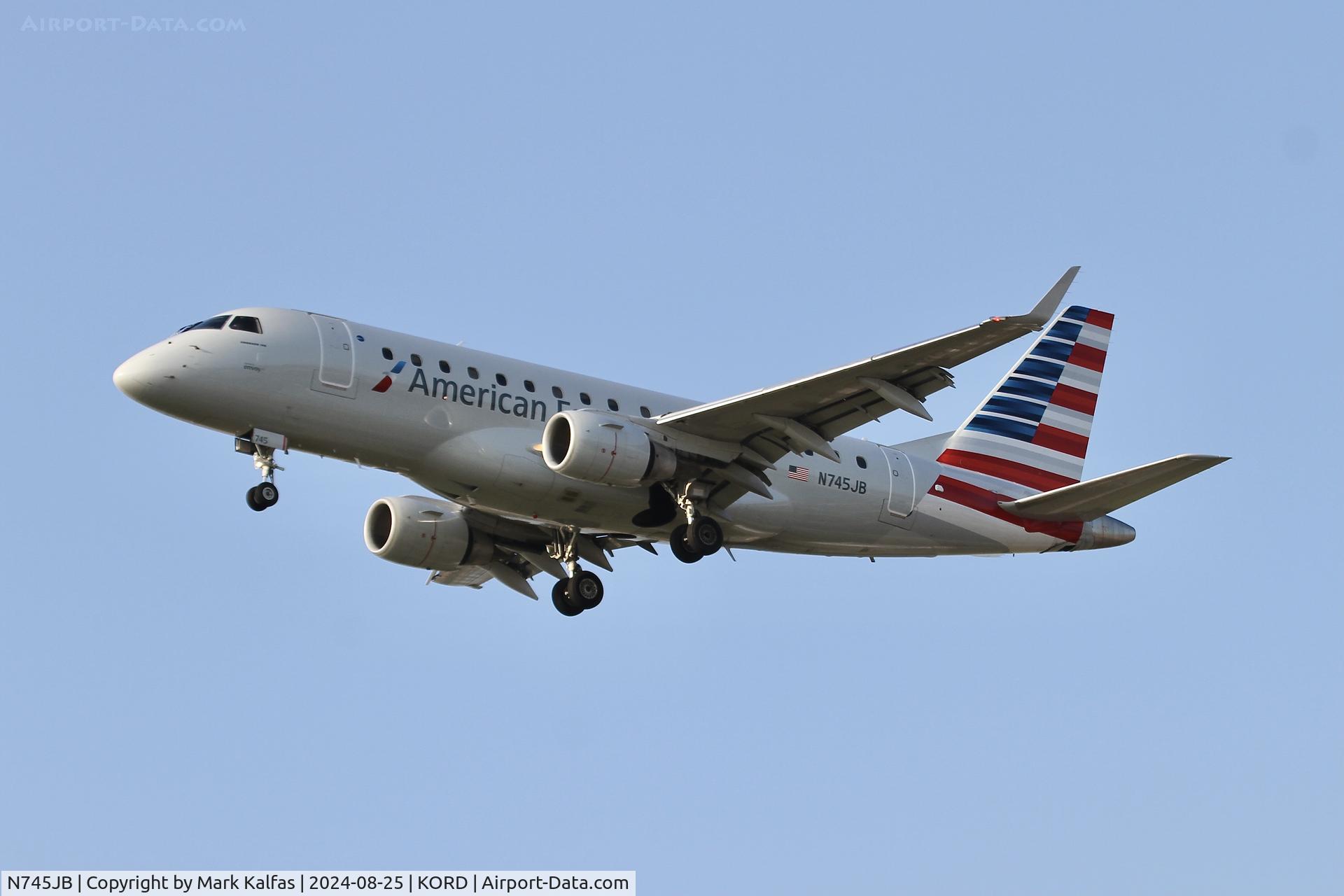 N745JB, 2005 Embraer 170SE (ERJ-170-100SE) C/N 17000071, E170 Envoy / American Eagle Embraer 170SE N745JB 28C approach ORD