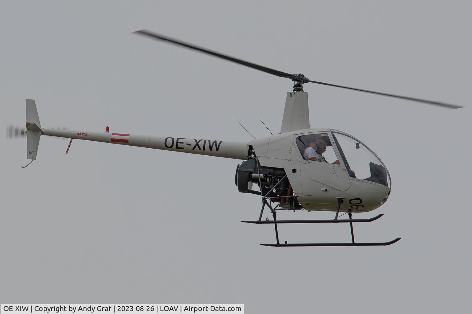 OE-XIW, Robinson R22 Beta C/N 1483, Untitled R22
