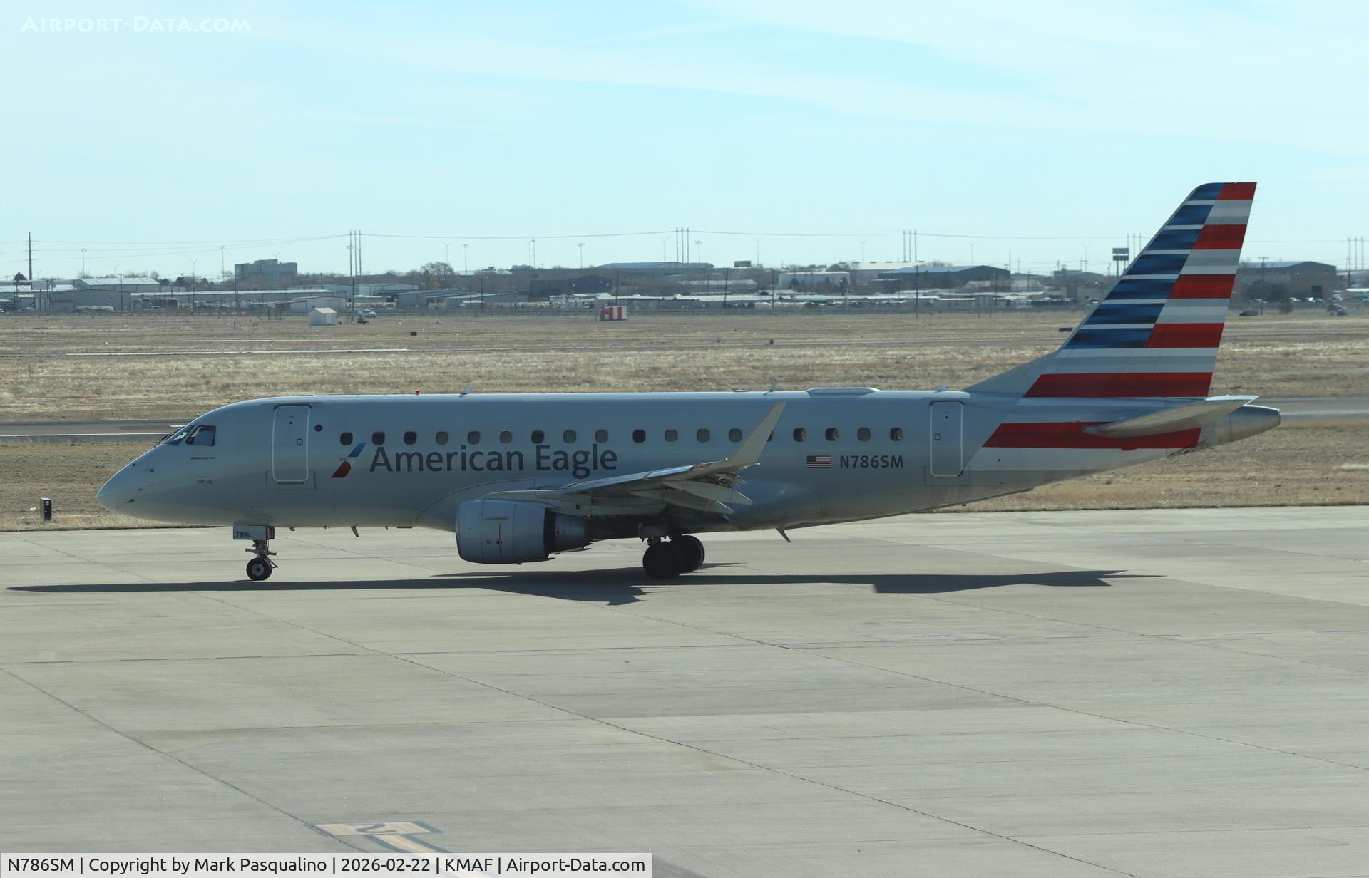 N786SM, 2004 Embraer 170SE (ERJ-170-100SE) C/N 17000052, ERJ-170-100SE