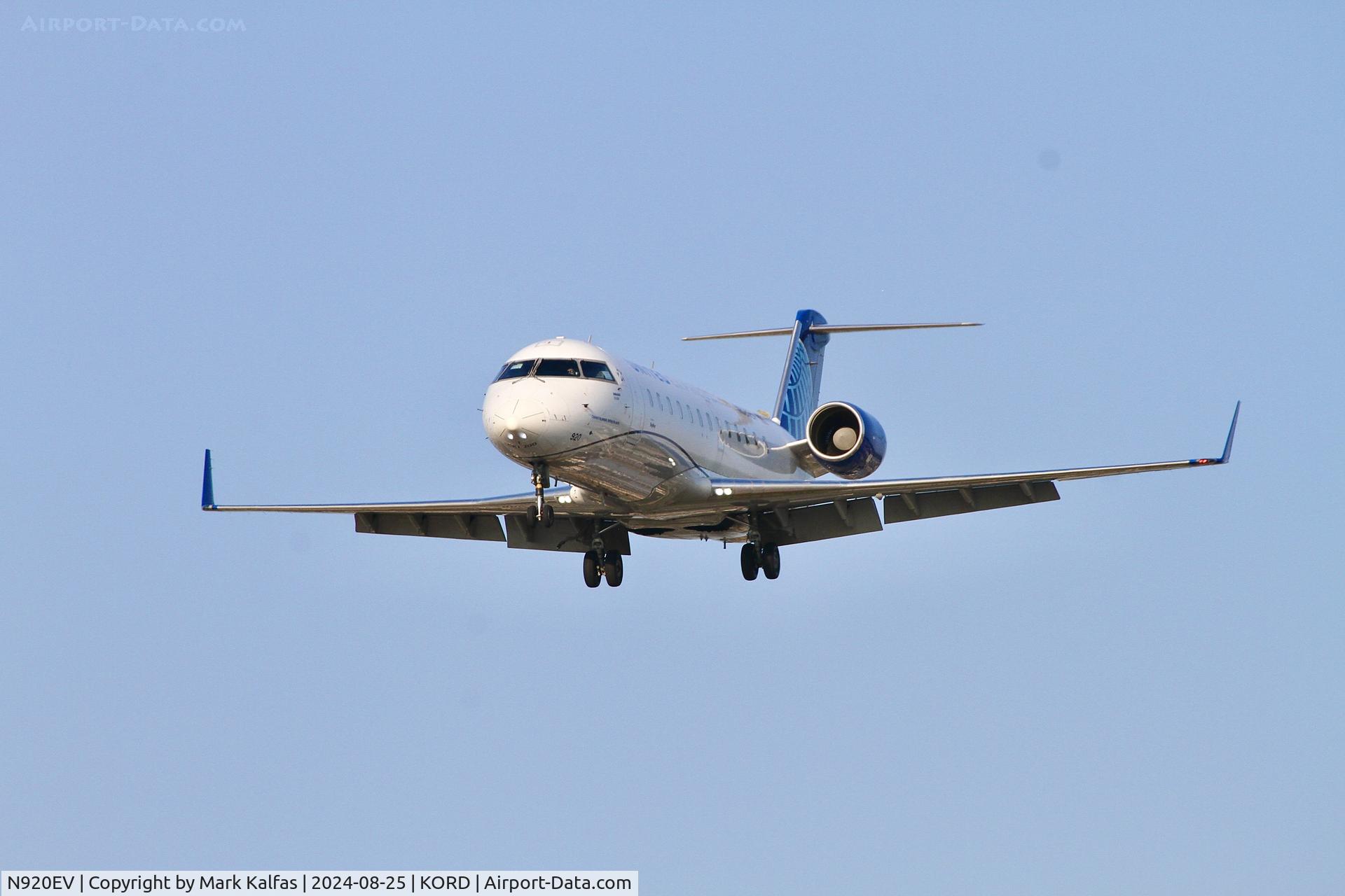 N920EV, 2003 Bombardier CRJ-200ER (CL-600-2B19) C/N 7810, CRJ2 SkyWest / United Express Bombardier CRJ-200ER N920EV arriving 28C KORD