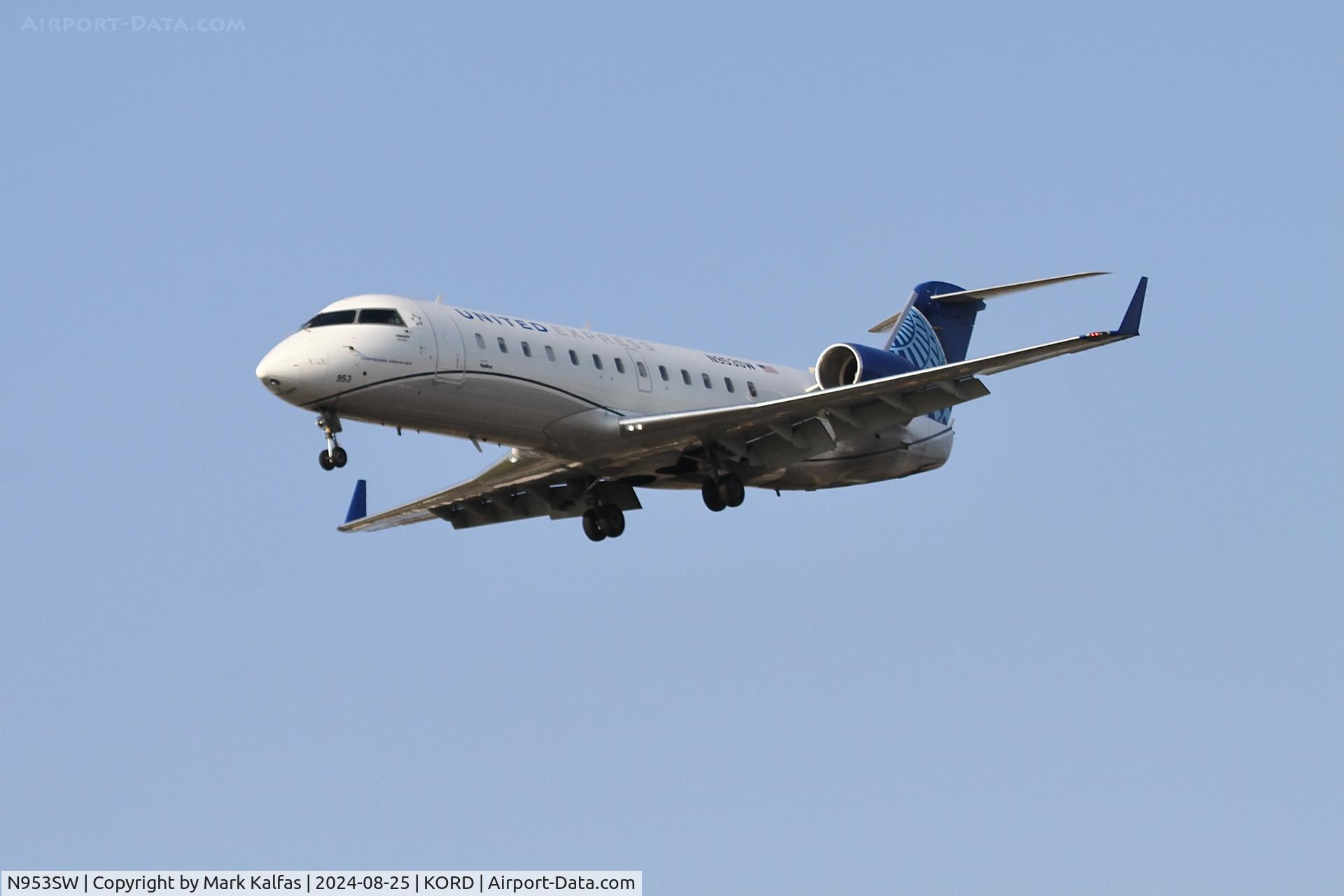 N953SW, 2003 Bombardier CRJ-200LR (CL-600-2B19) C/N 7813, CRJ2 SkyWest/United Express Bombardier CL-600-2B19, N953SW arriving 28C KORD