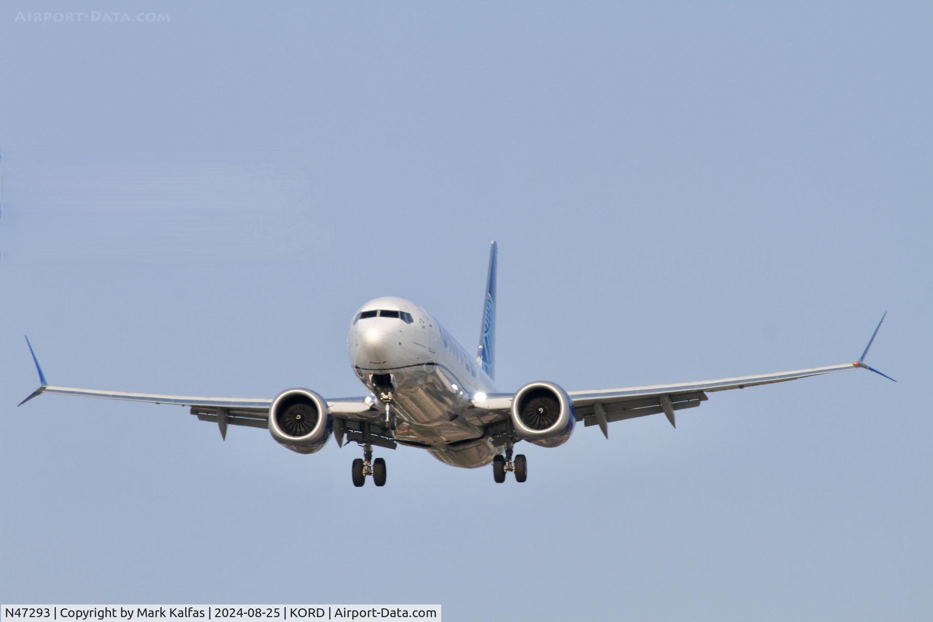 N47293, 2023 Boeing 737 MAX 8 C/N 67552, B38M United Boeing 737 MAX 8 N47293 arriving 28C KORD