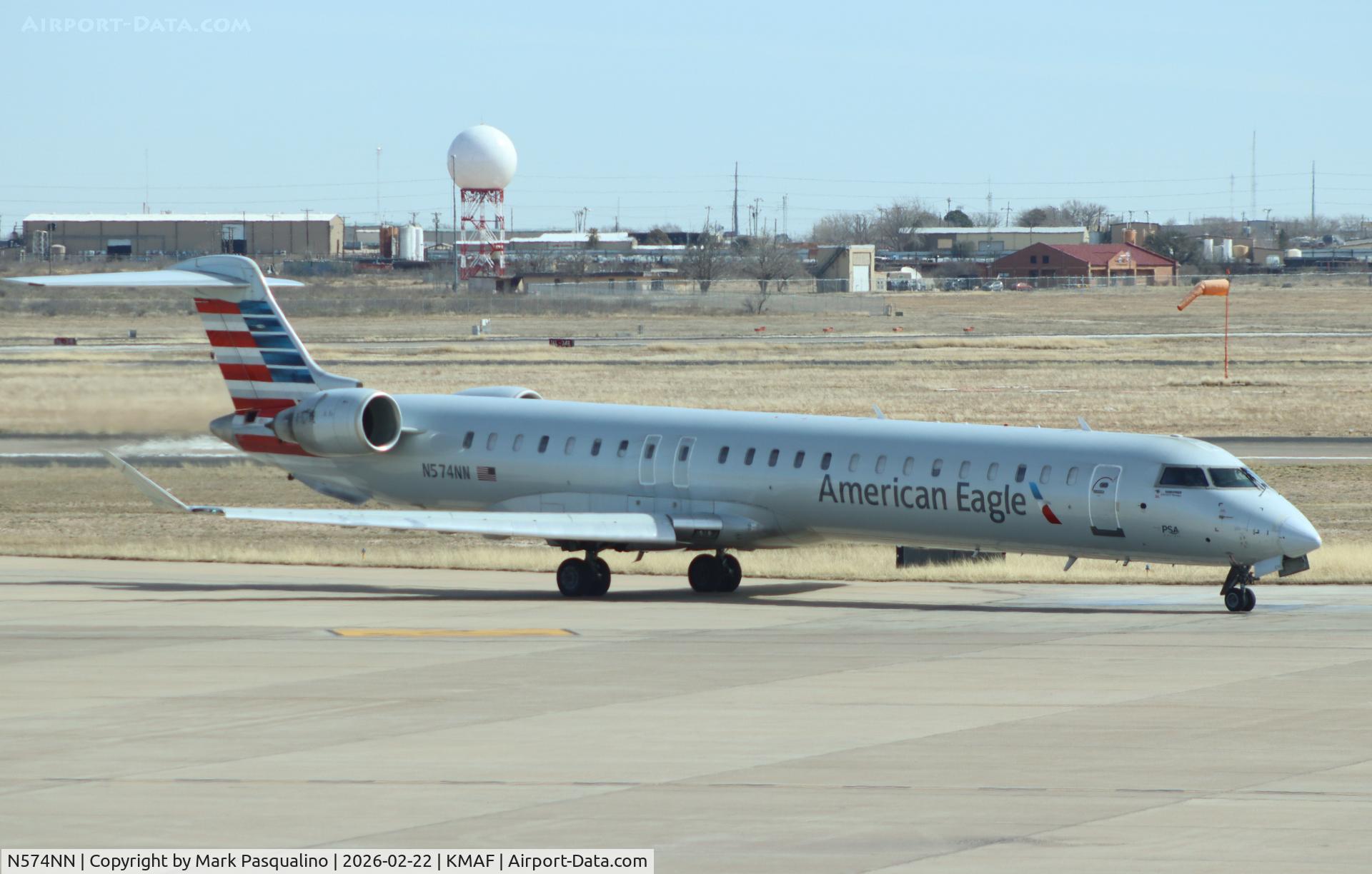 N574NN, 2015 Bombardier CRJ-900ER (CL-600-2D24) C/N 15365, CL-600-2D24