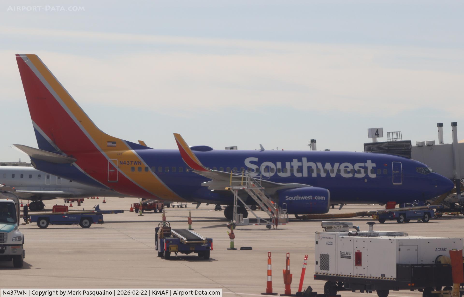 N437WN, 2003 Boeing 737-7H4 C/N 29832, Boeing 737-7H4