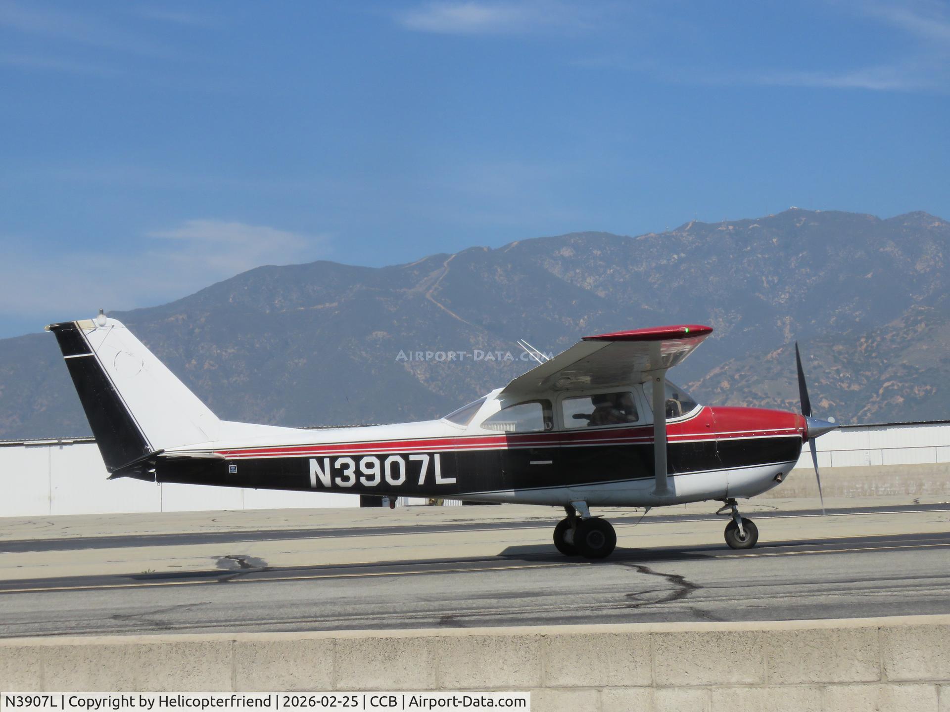 N3907L, 1965 Cessna 172G C/N 17254076, On taxiway Sierra