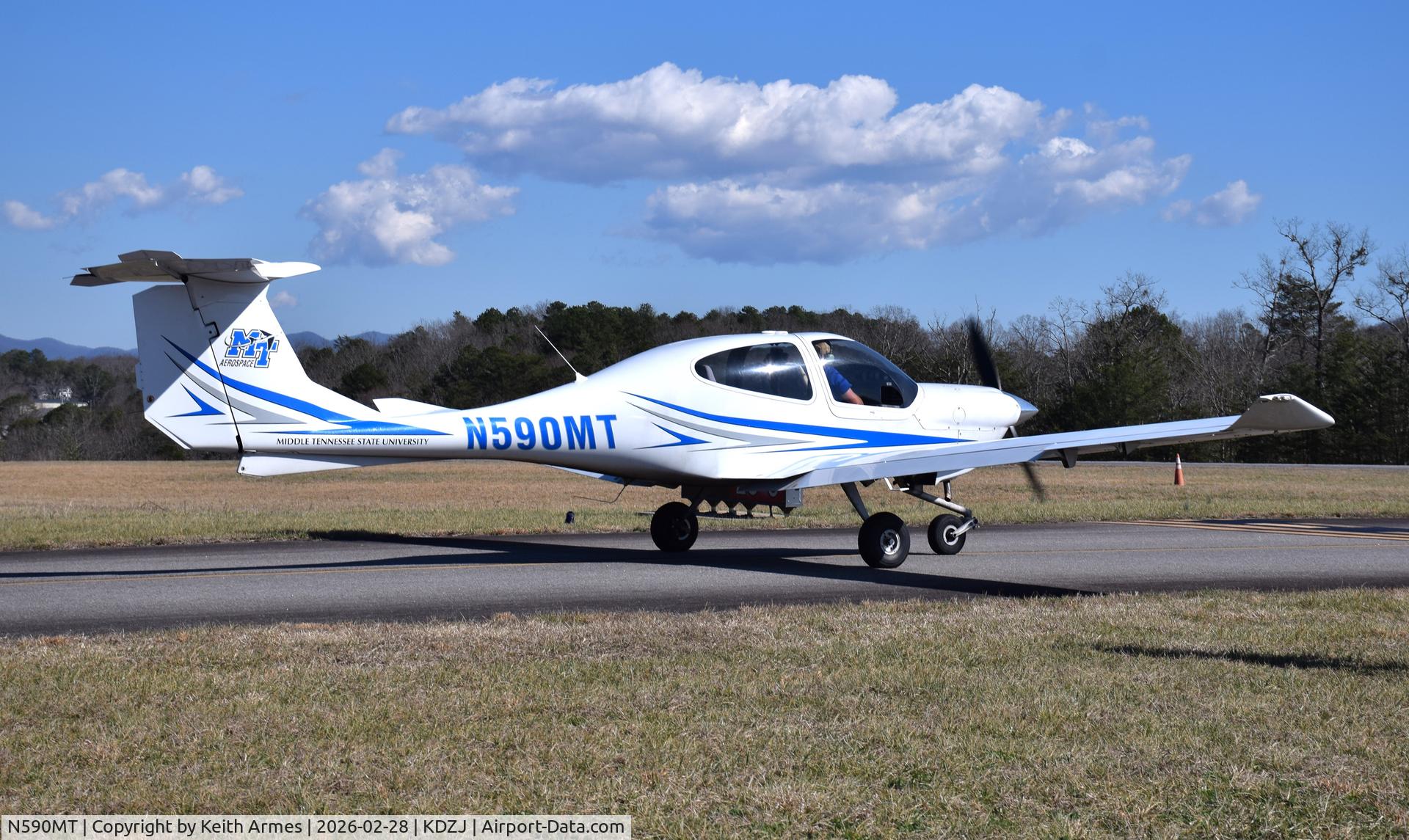 N590MT, Diamond DA-40 Diamond Star C/N 40.980, At Blairsville, GA Municipal Airport  KDZJ
