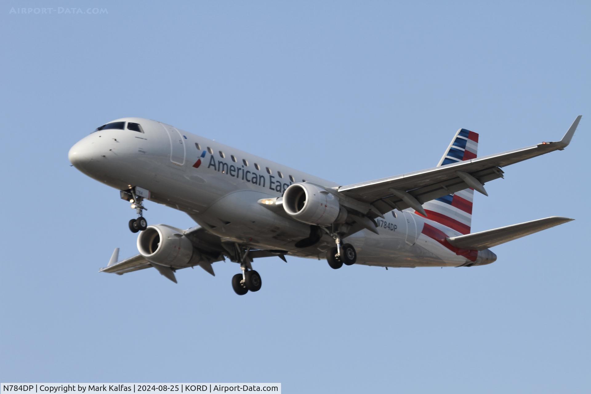 N784DP, 2006 Embraer 170SU (ERJ-170-100SU) C/N 17000144, E170 Envoy / American Eagle EMBRAER ERJ 170-100SU N784DP arriving 28C KORD