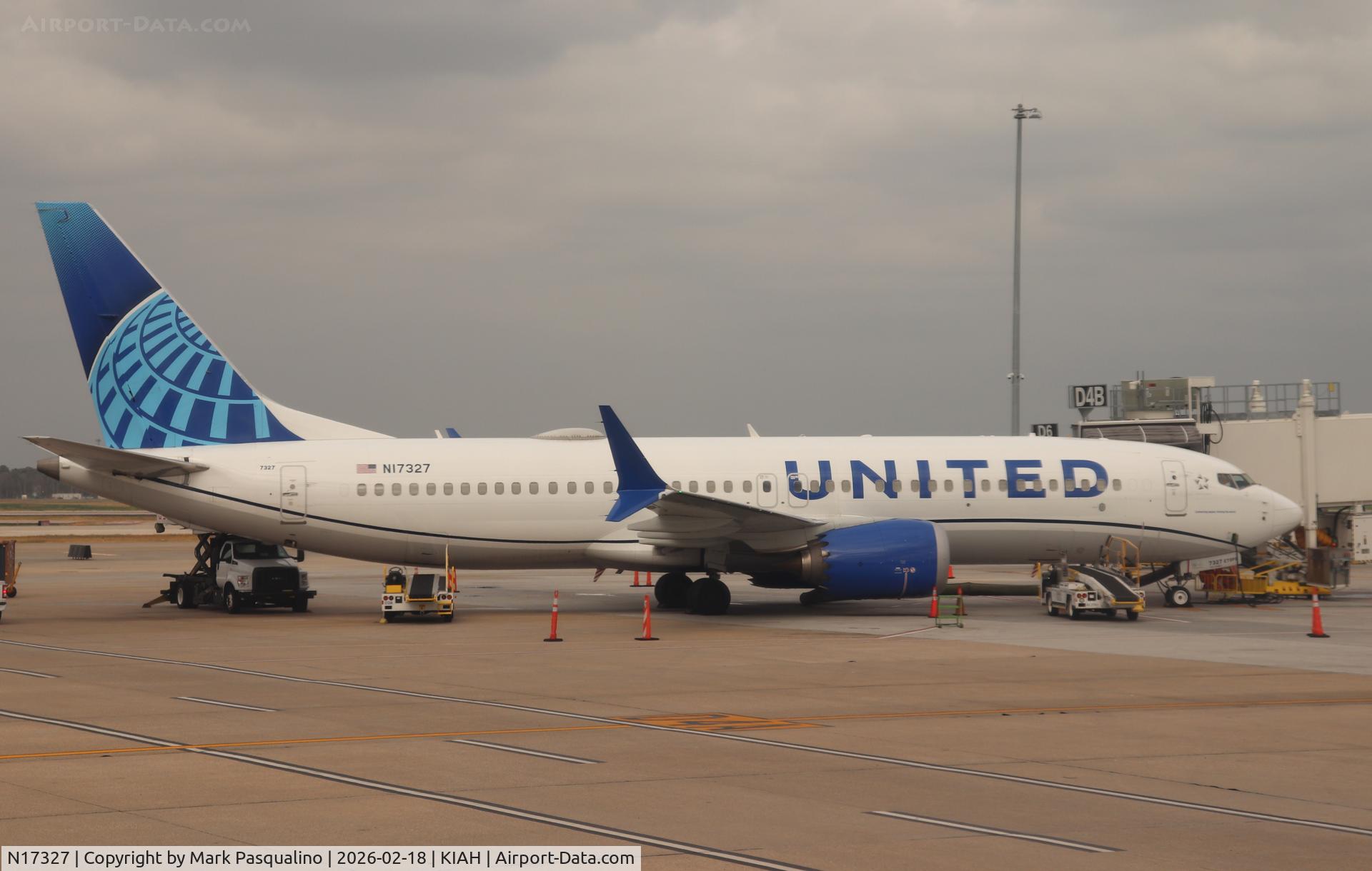 N17327, 2023 Boeing 737-8 MAX C/N 67582, Boeing 737-8 MAX