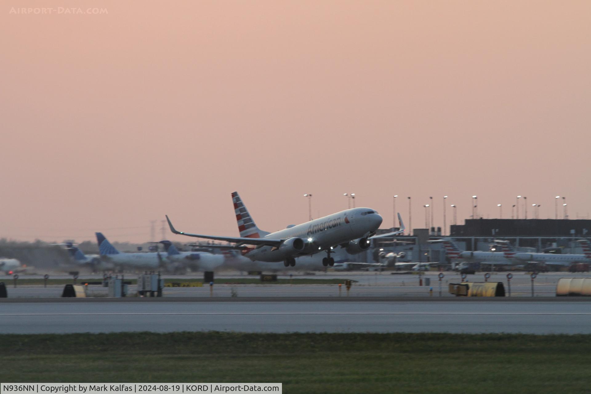 N936NN, 2013 Boeing 737-823 C/N 31176, B738 American Airlines Boeing 737-823 N936NN departing 10L KORD