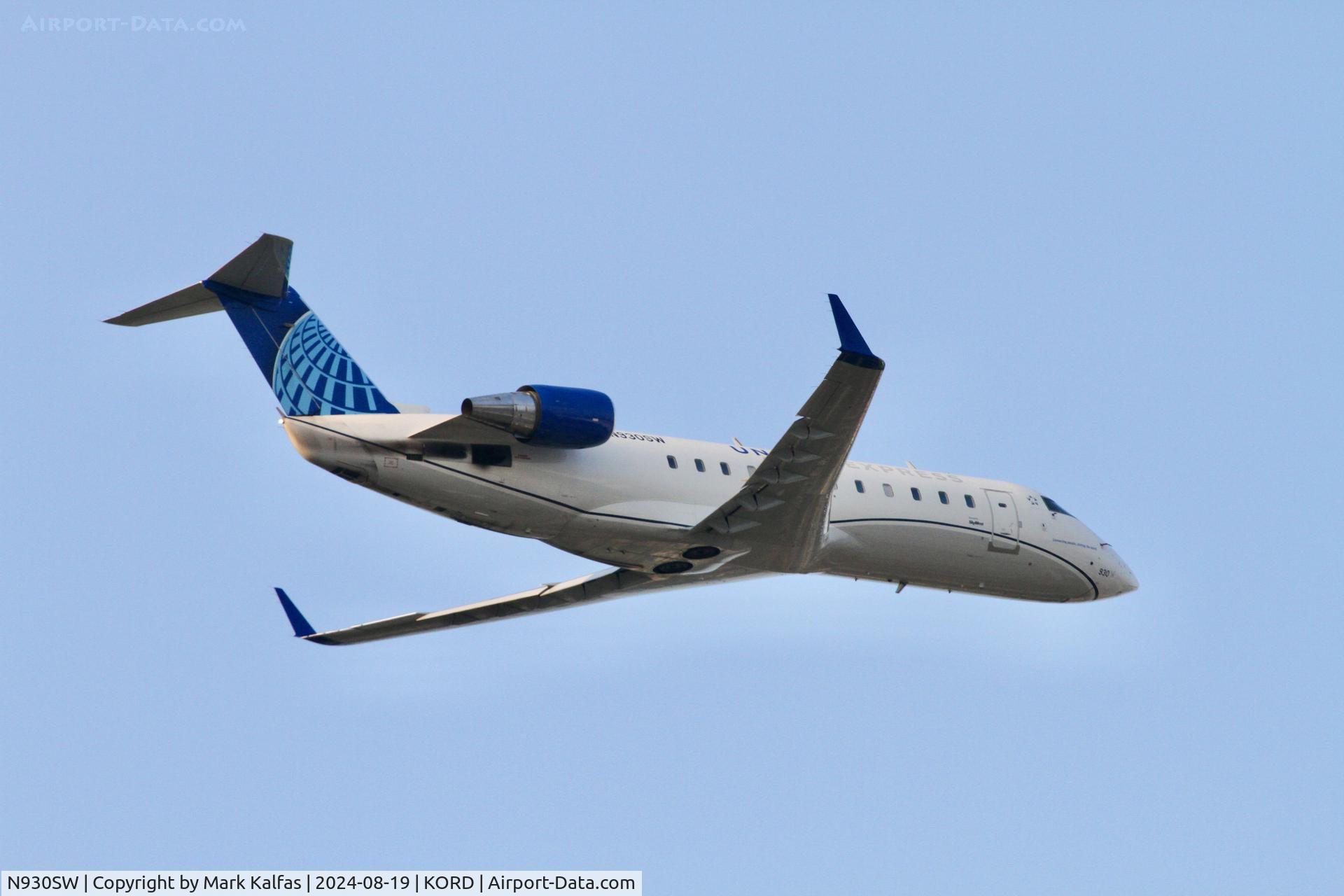 N930SW, 2002 Bombardier CRJ-200LR (CL-600-2B19) C/N 7713, CRJ2 SkyWest / United Express CRJ-200LR, N930SW departing 10L KORD