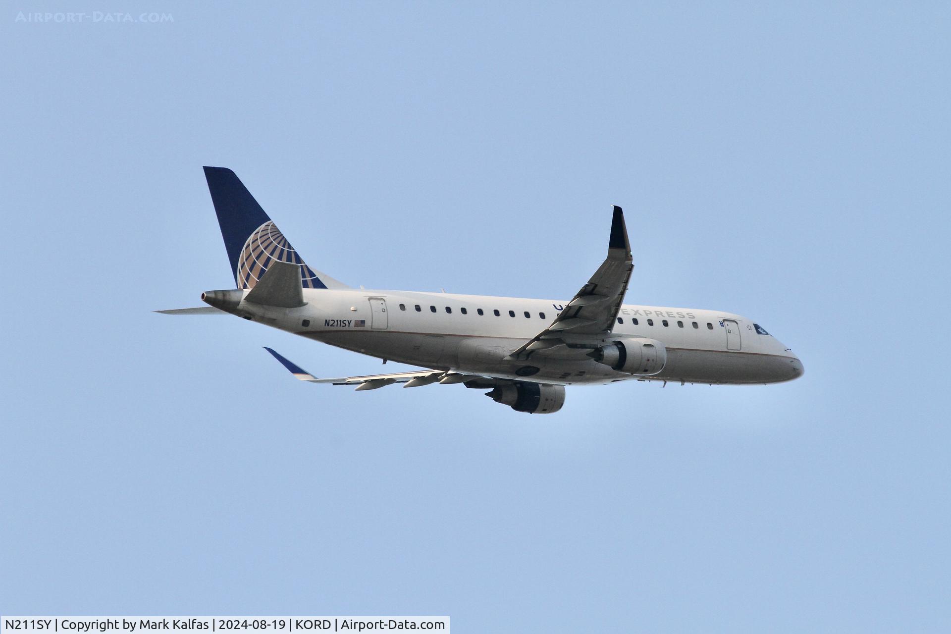 N211SY, 2017 Embraer 175LR (ERJ-170-200LR) C/N 17000646, E75L SkyWest/United Express EMBRAER 175 N211SY departing 10L KORD