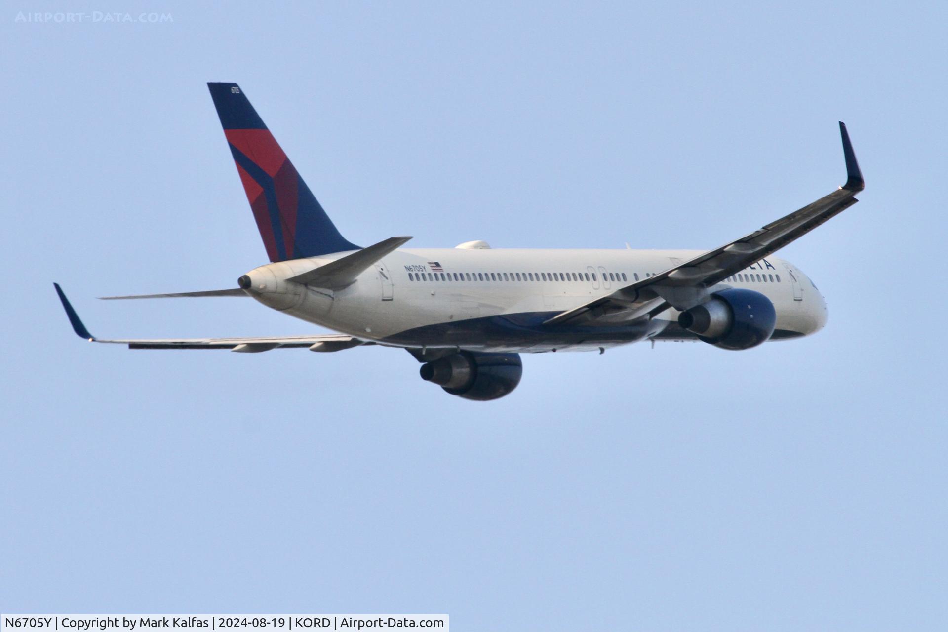 N6705Y, 2000 Boeing 757-232 C/N 30397, B752 Delta Boeing 757-232 N6705Y departing 10L KORD