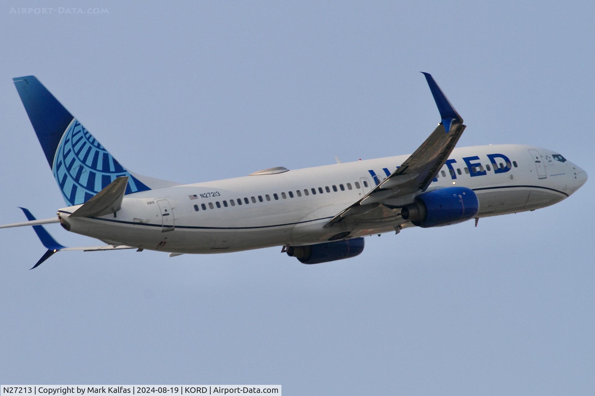 N27213, 1998 Boeing 737-824 C/N 28773, B738 United Airlines Boeing 737-824, N27213 departing 10L KORD