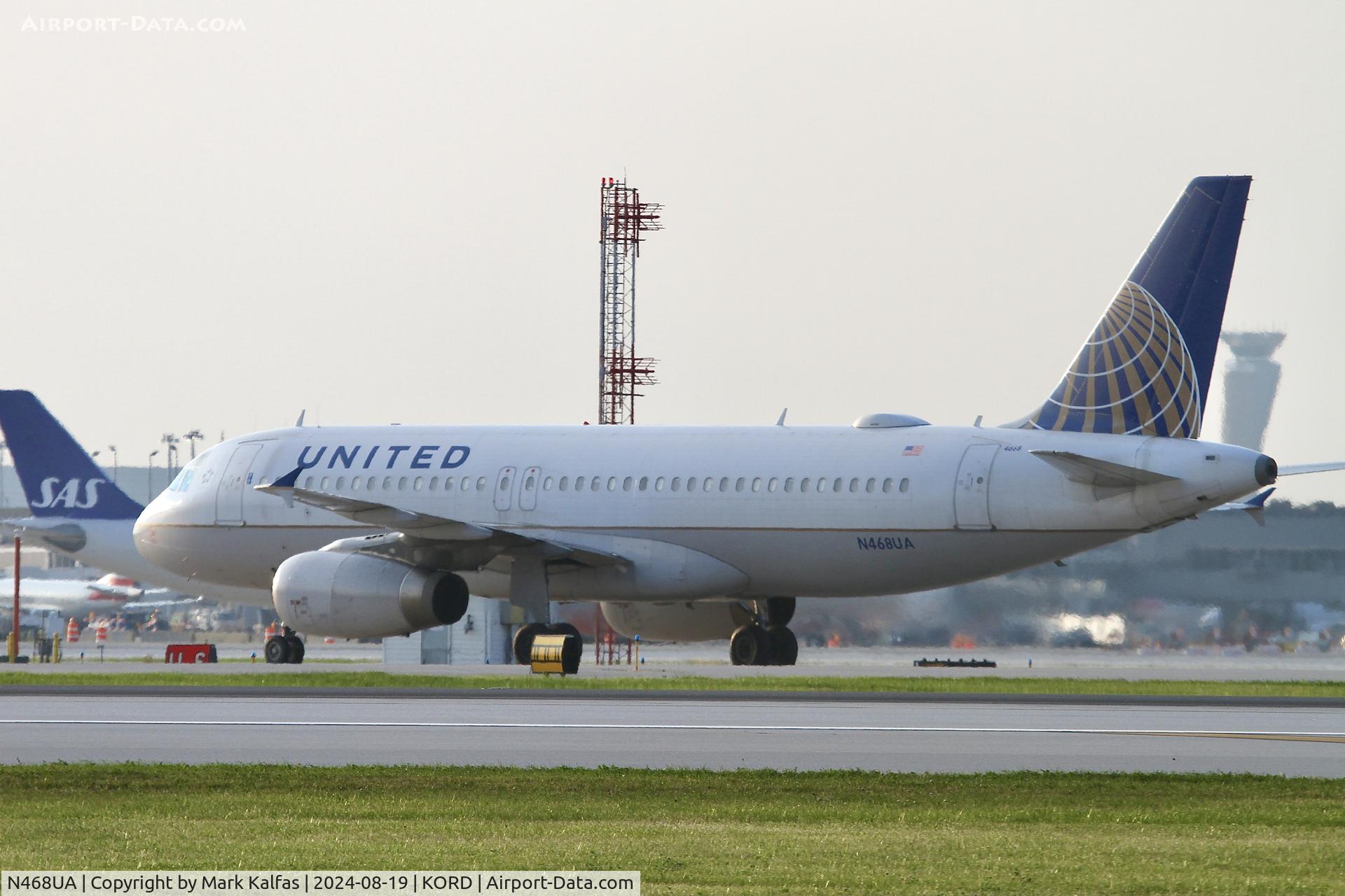 N468UA, 2000 Airbus A320-232 C/N 1363, A320 United  Airbus A320-232 N468UA at ORD