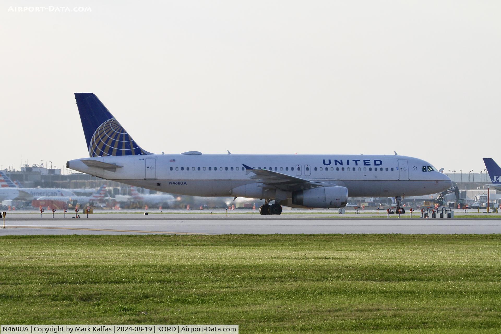 N468UA, 2000 Airbus A320-232 C/N 1363, A320 United  Airbus A320-232 N468UA at ORD