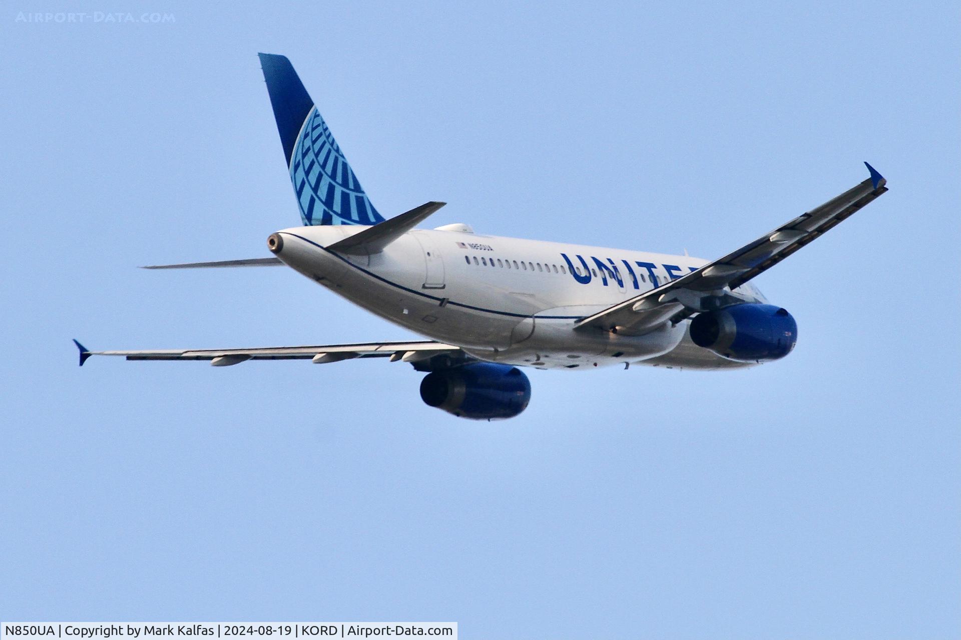N850UA, 2002 Airbus A319-131 C/N 1653, A319 United Airlines Airbus A319, N850UA departing 10L ORD