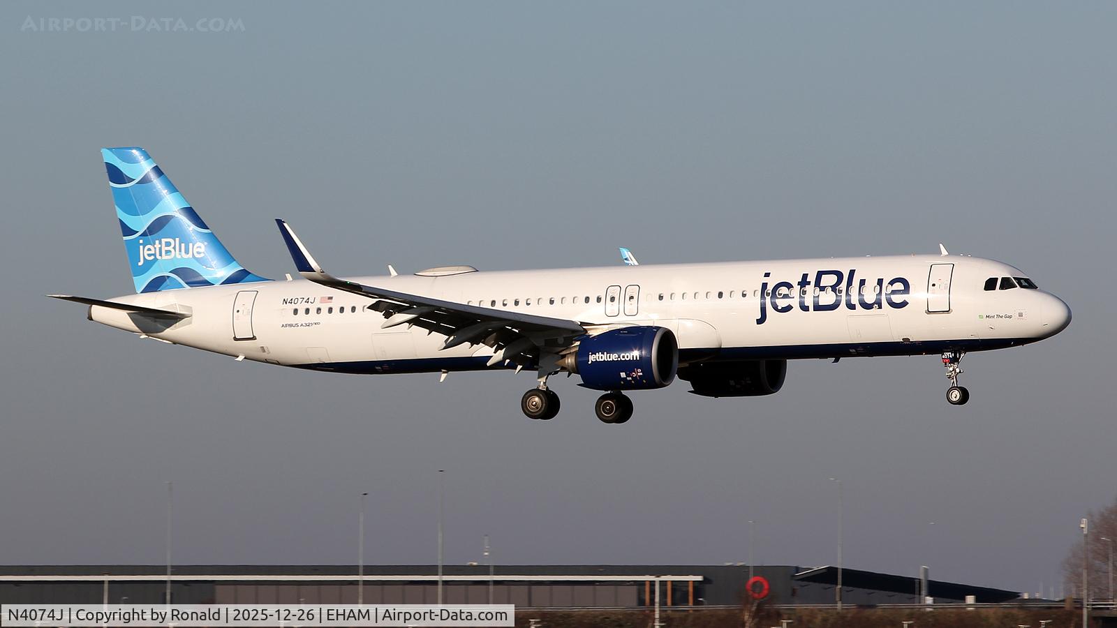 N4074J, Airbus A321-271NX C/N 11354, at eham